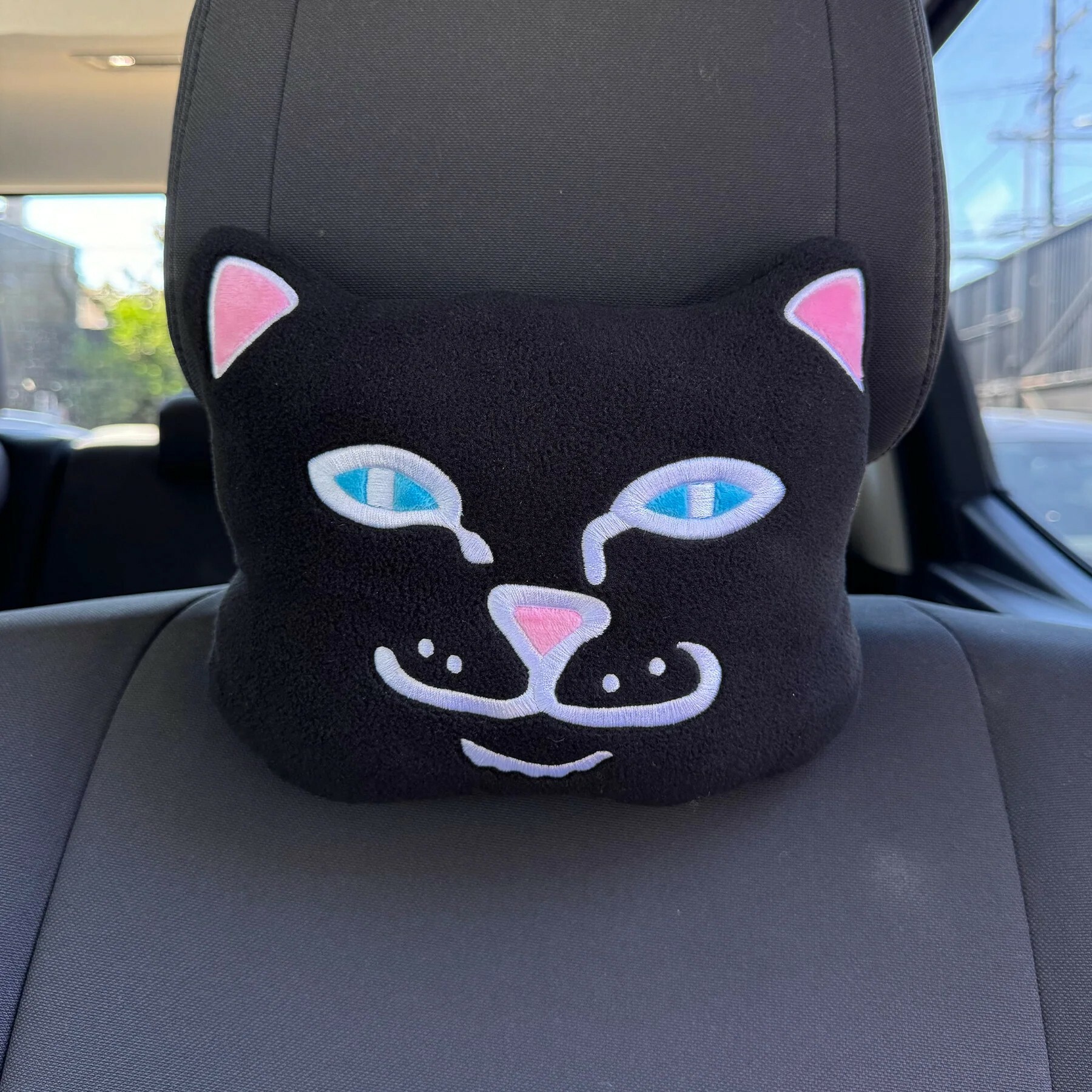 RIPNDIP LORD NERMAL CAR HEAD REST 中指猫汽車枕頭