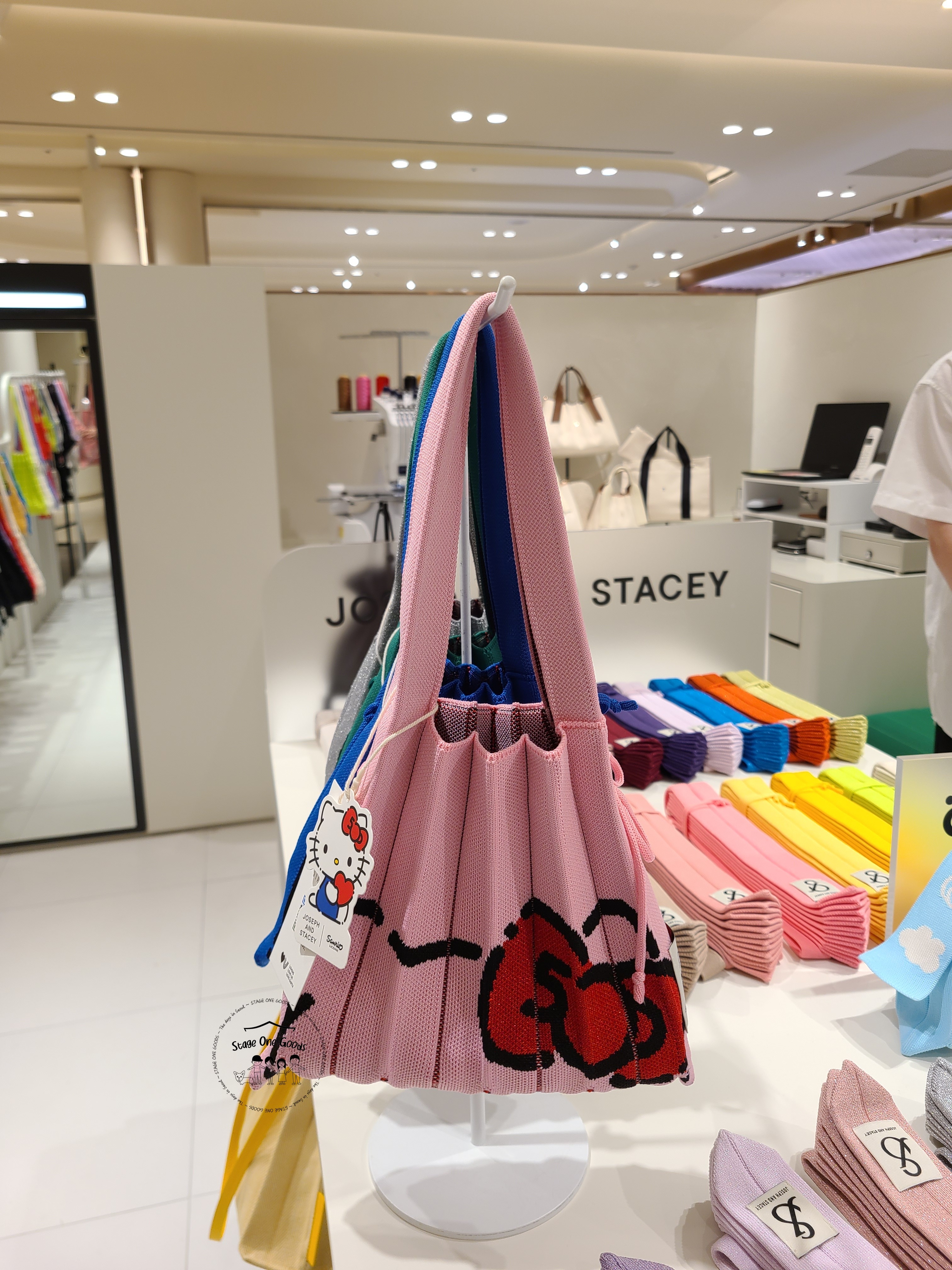 【JOSEPH&STACEY × Sanrio】Lucky Pleats Knit S Sanrio 韓国発 JOSEPH&STACEY × Sanrio】Lucky Pleats Knit S Sanrio 韓国発