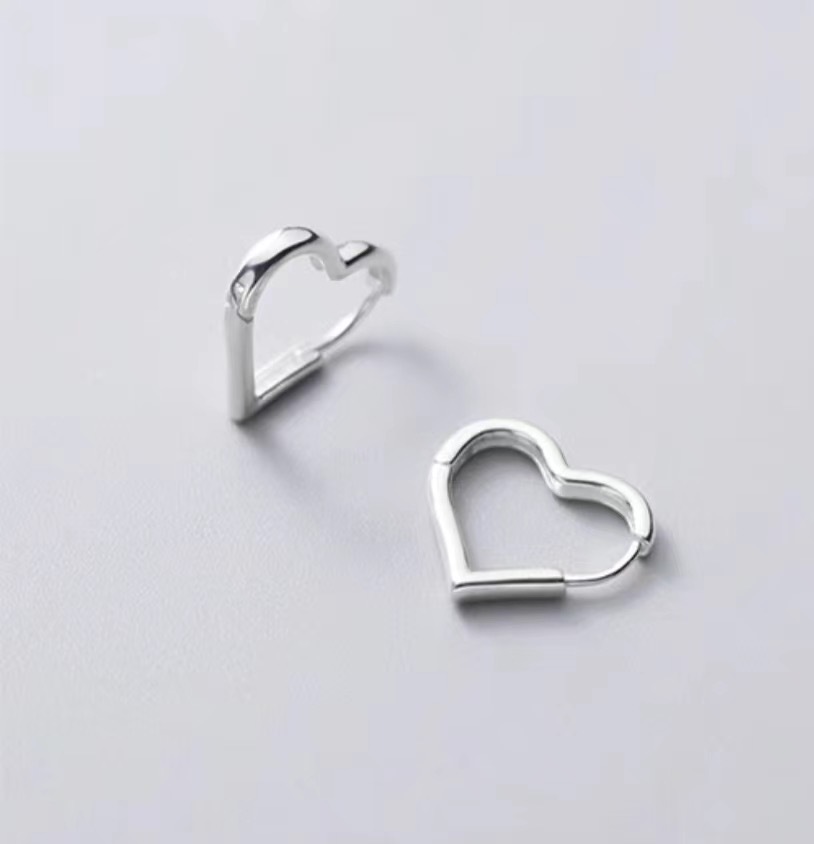 Z05素面厚版愛心純銀易扣