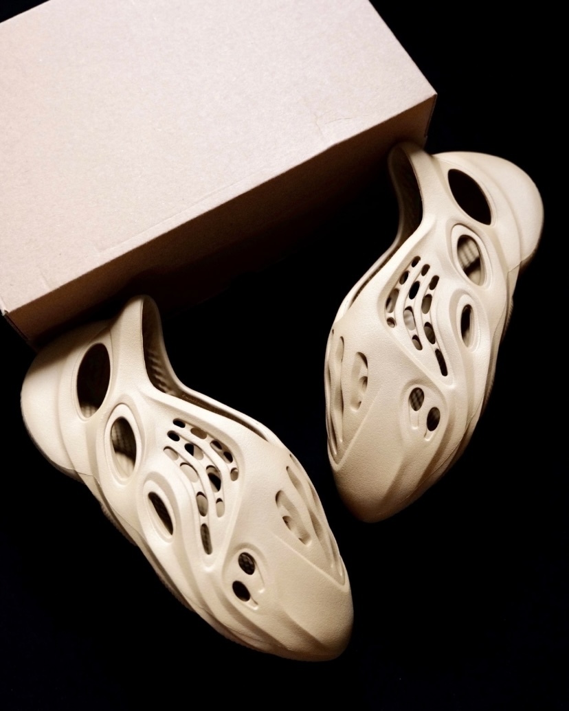 【Focus Store】現貨秒發 Adidas Originals Yeezy Foam Runner "Clay Taupe'' 卡其 GV6842