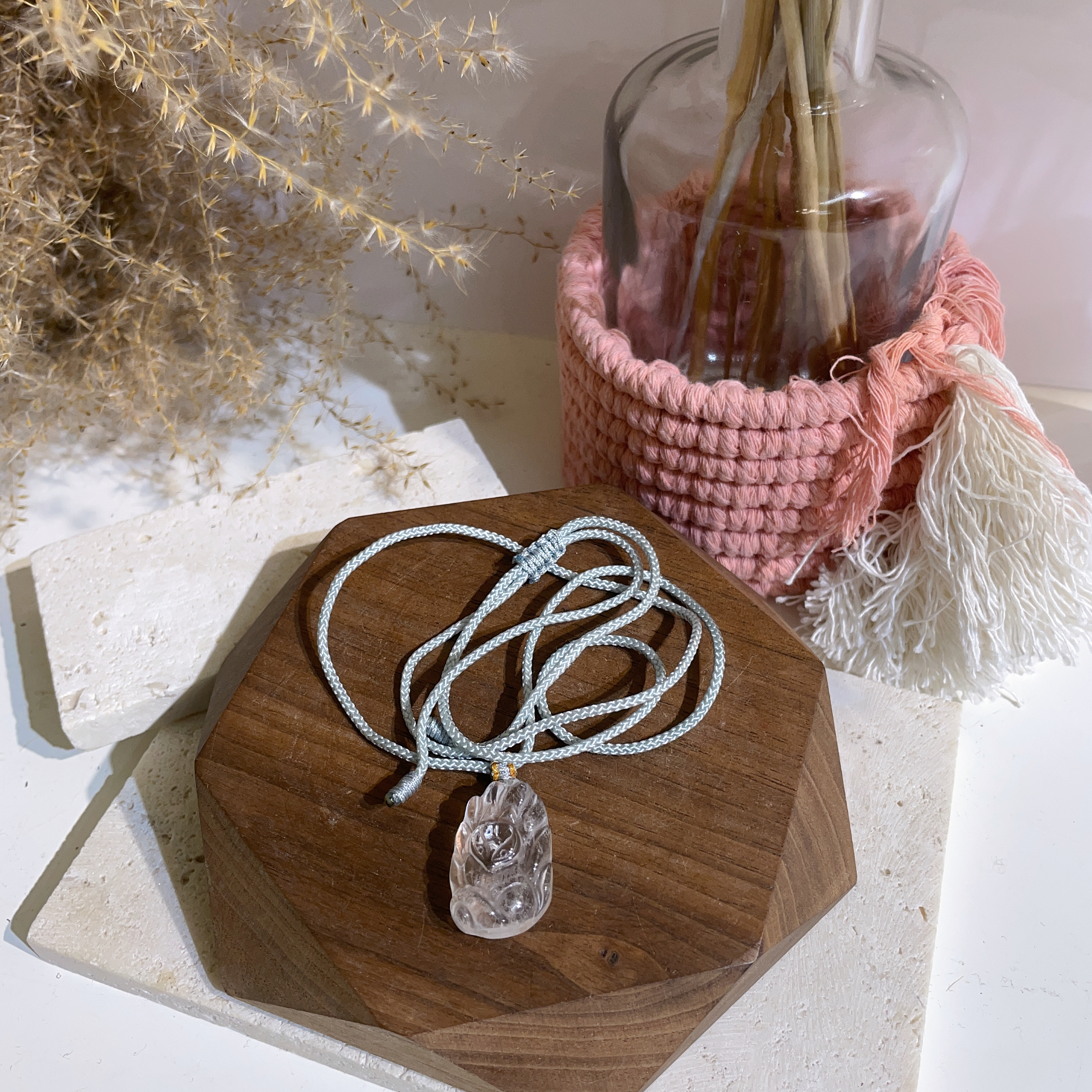 白水晶小九尾狐牌頸繩 (粉藍色頸繩)