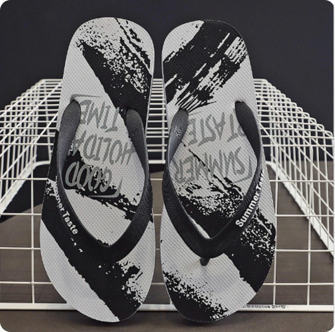 New summer fashion trend Korean anti-slip flip-flops (white splash ink - SX code) recommended for people aged 38-39