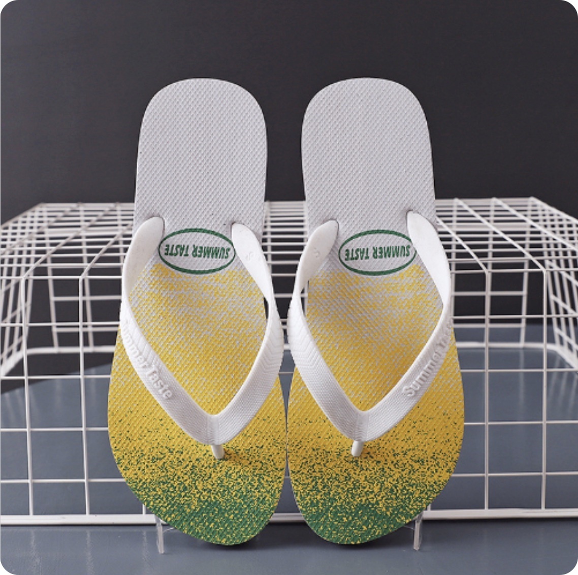New summer fashion trend Korean anti-slip women's flip-flops (white - XS size) recommended for people aged 38-39