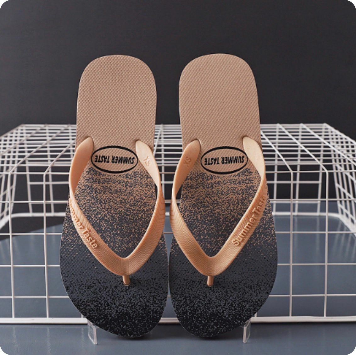 New summer fashion trend Korean anti-slip flip-flops (khaki color - S size) recommended for people 40-41 years old