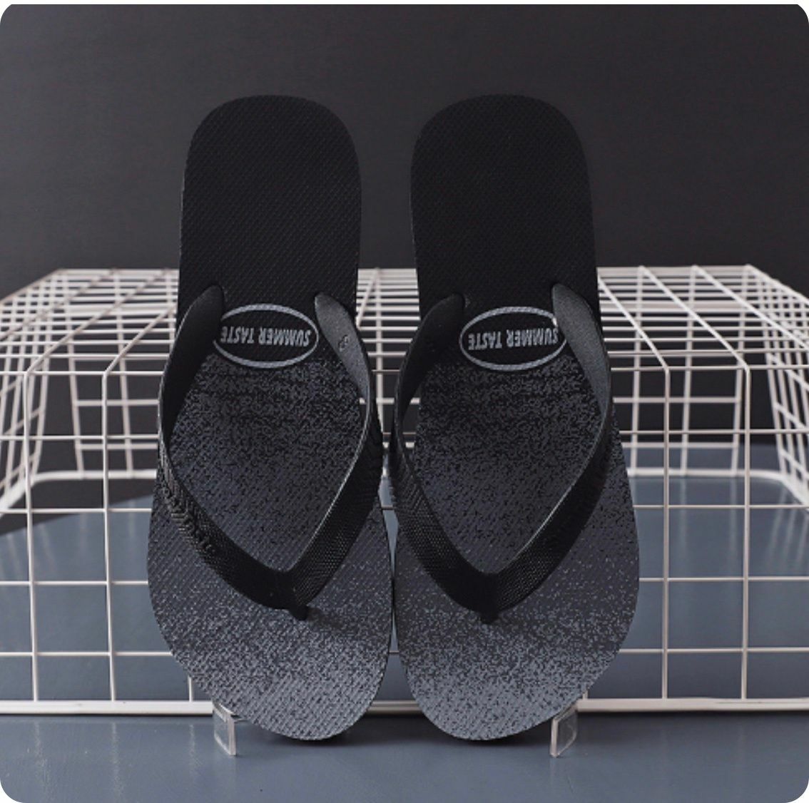 New summer fashion trend Korean anti-slip flip-flops (black - XS size) recommended for people aged 38-39