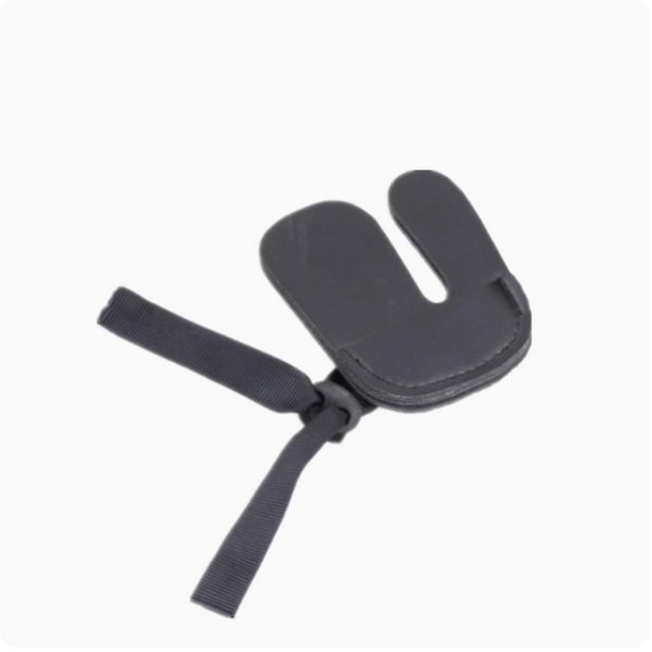 New recurve bow shooting device (leather finger guard)