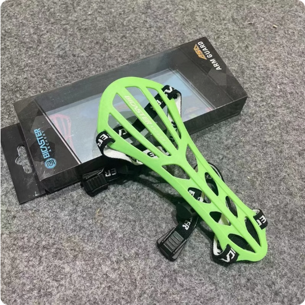 New recurve bow shooting device (Bekaster arm guard green)