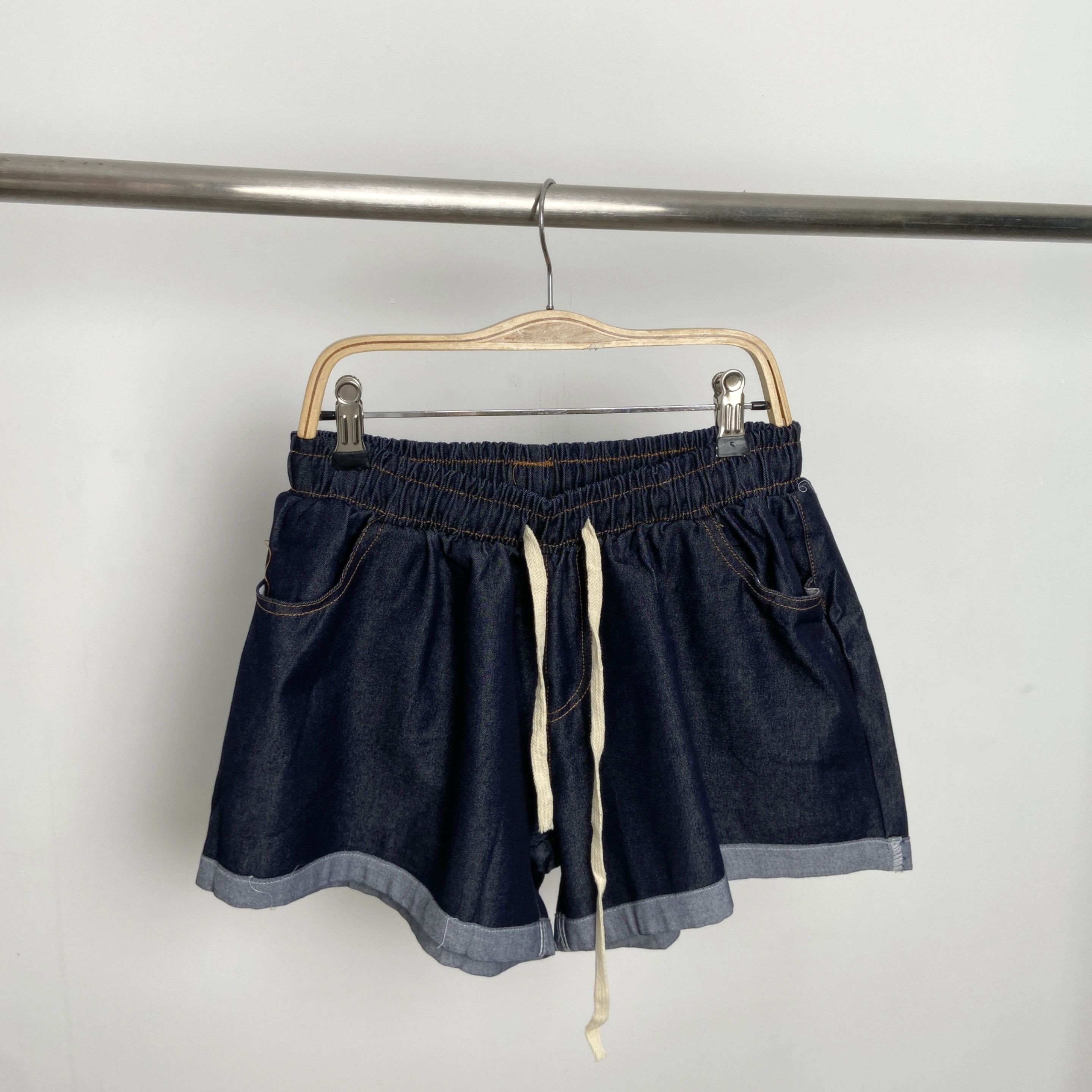 摺腳綁繩牛仔短褲 (K26)