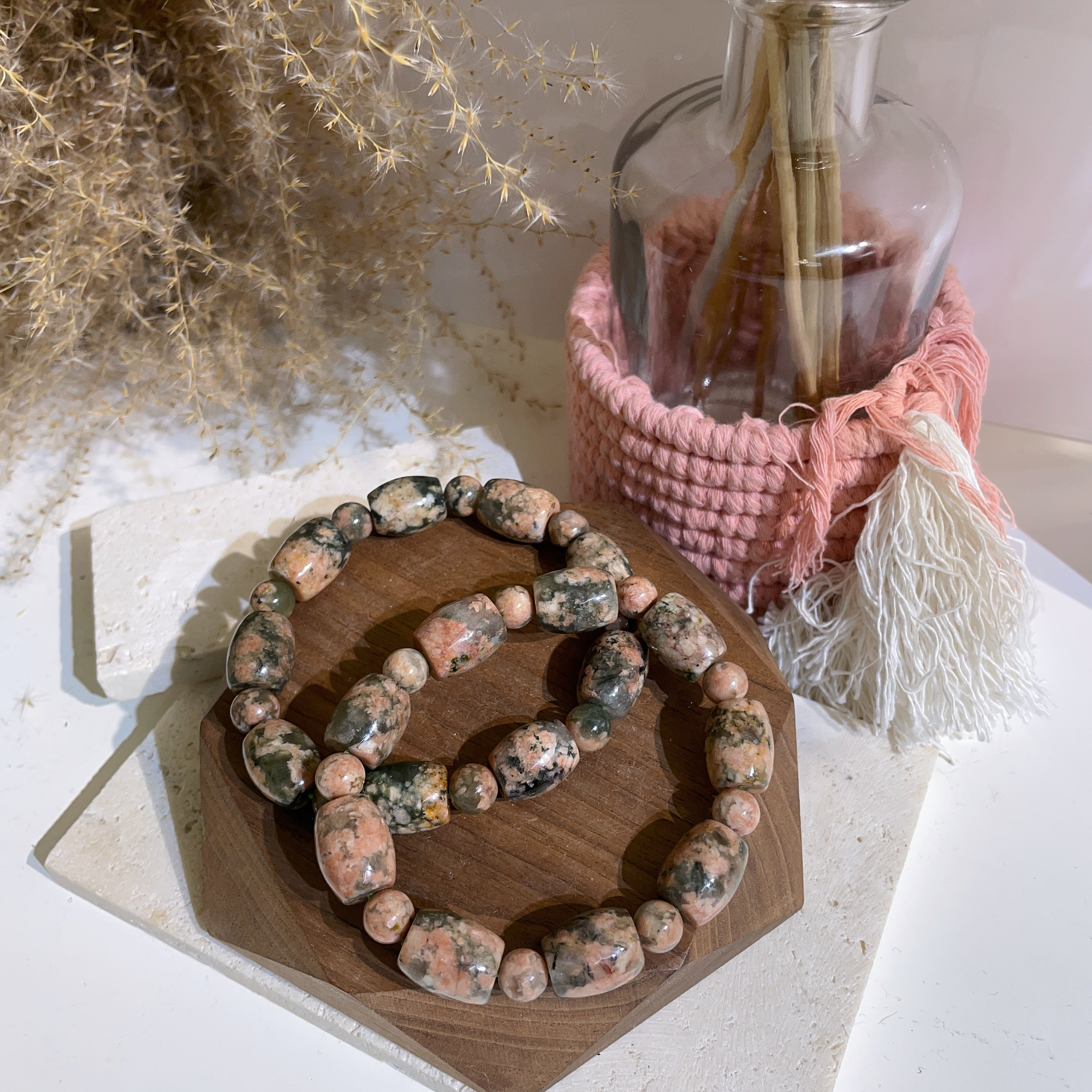 綠櫻花桶珠手串 12mm