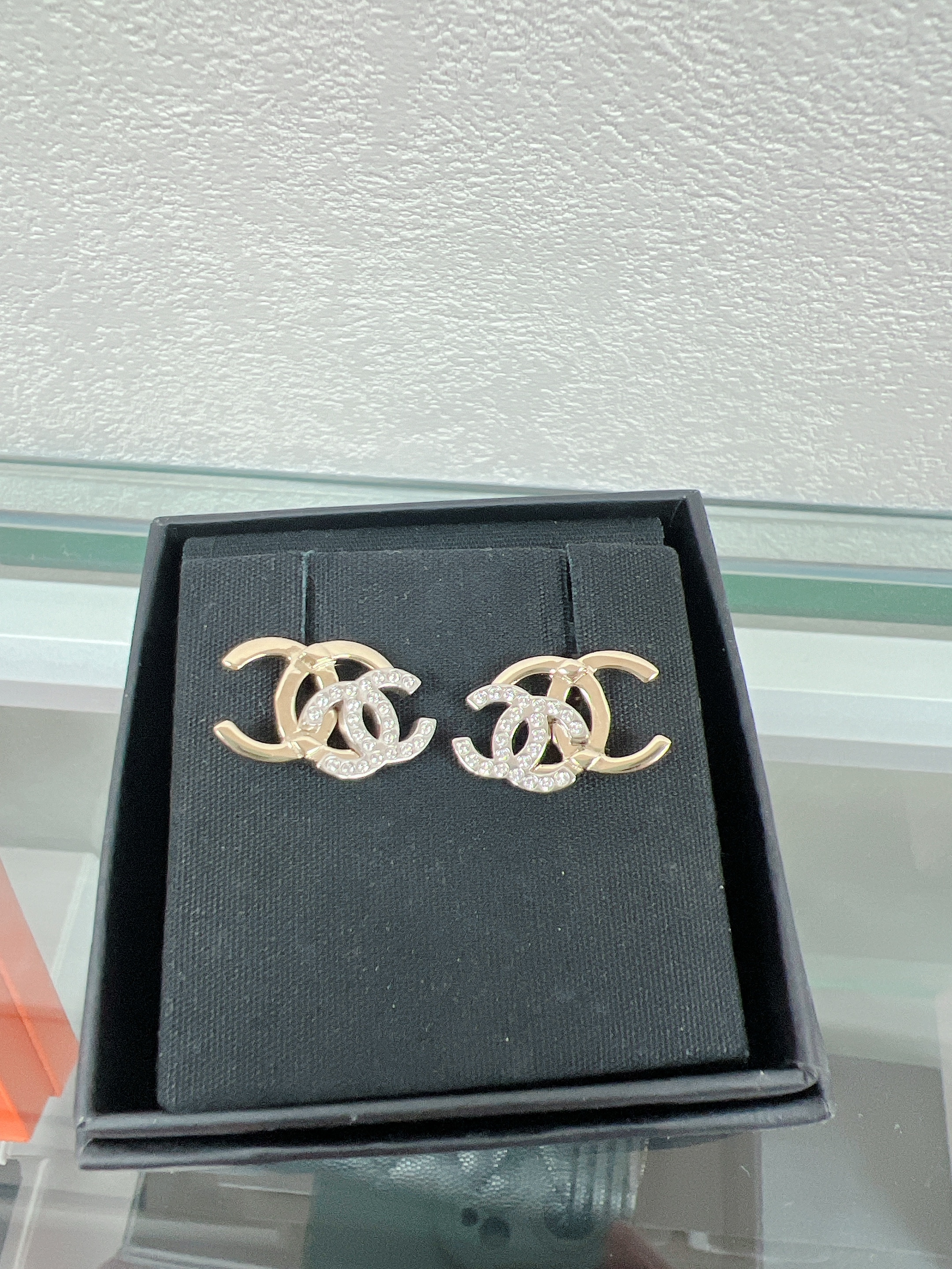 Chanel earrings double cc logo 21a