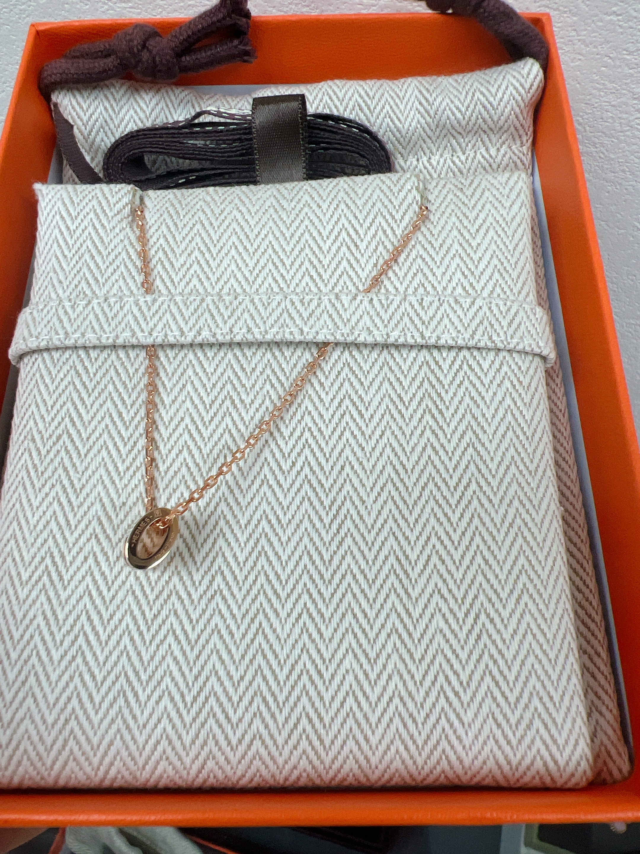 *Unused* Hermes mini pop h necklace (white RGHW)