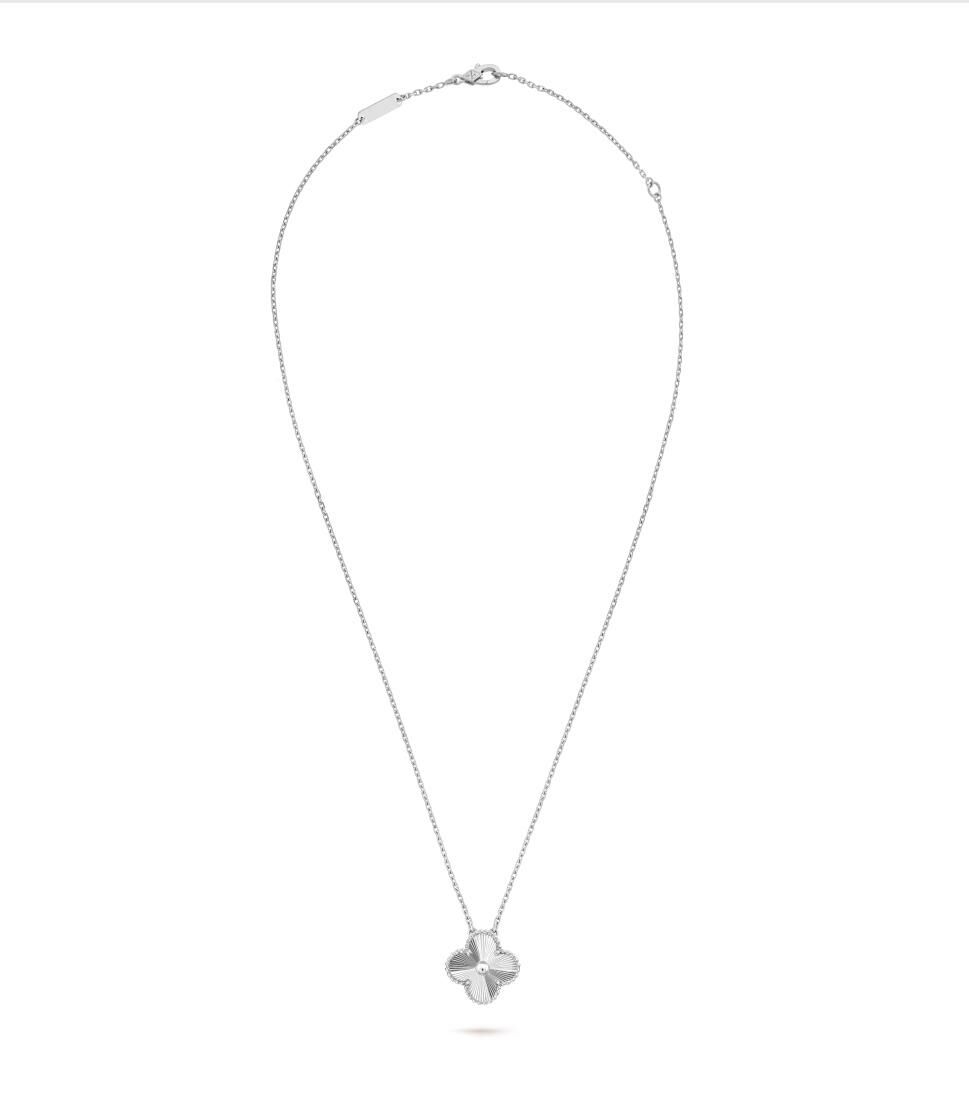 Vintage Alhambra pendant 白金鐳射