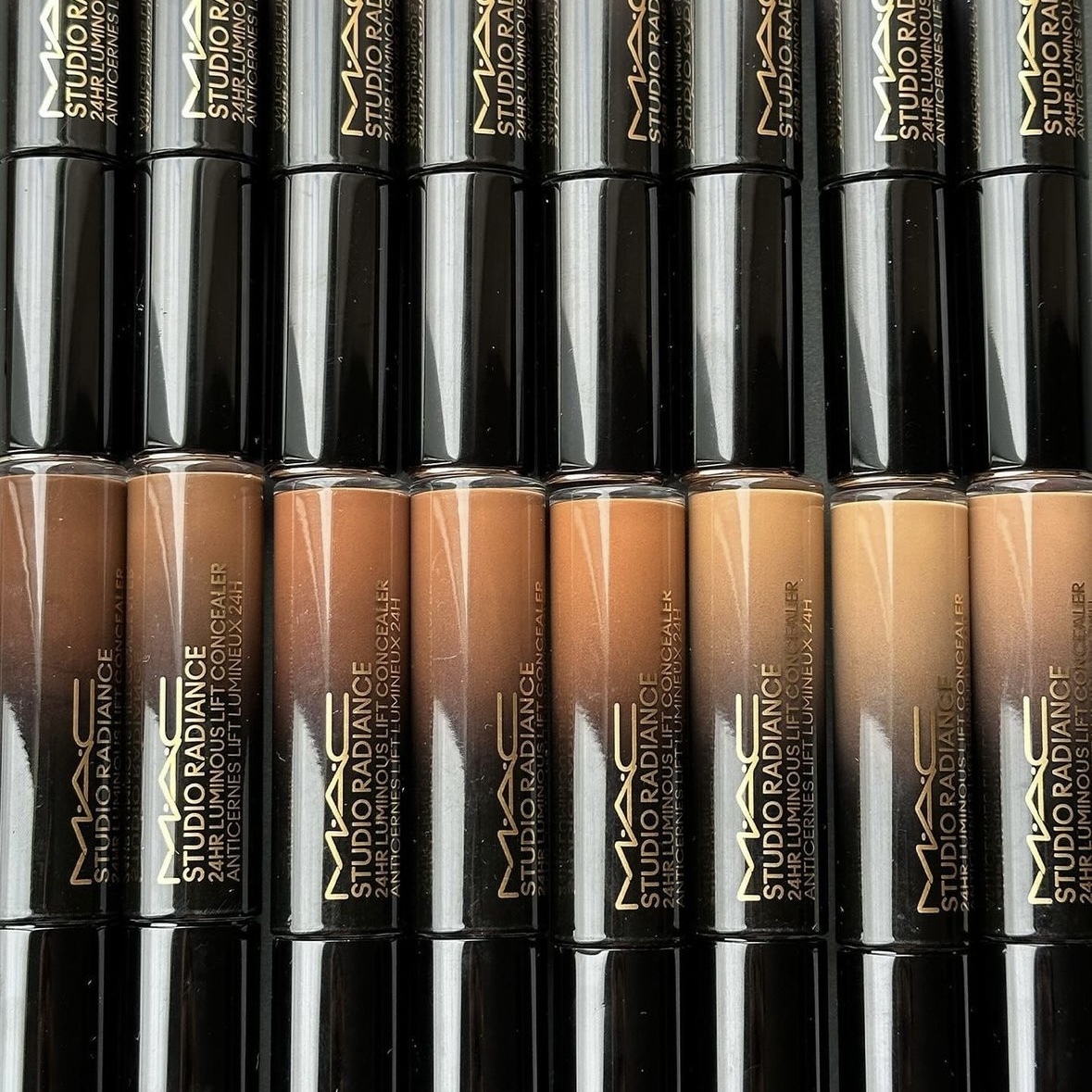 MAC超持妝奢緞遮瑕精華