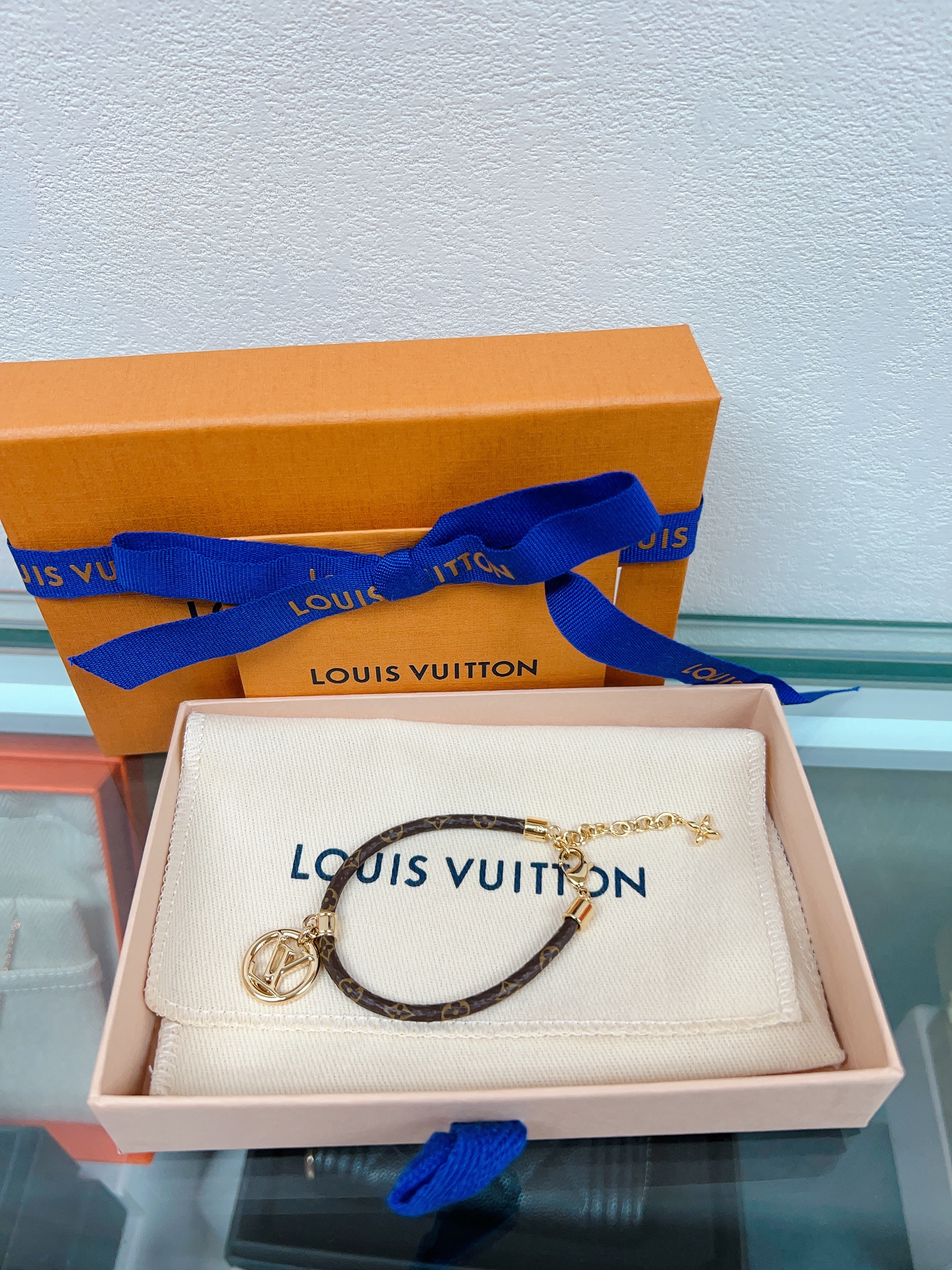 *Unused* Lv louise bracelet brown monogram