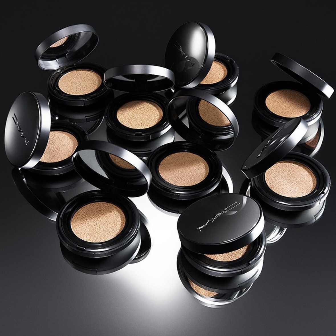 MAC超持妝霧絲絨氣墊粉餅