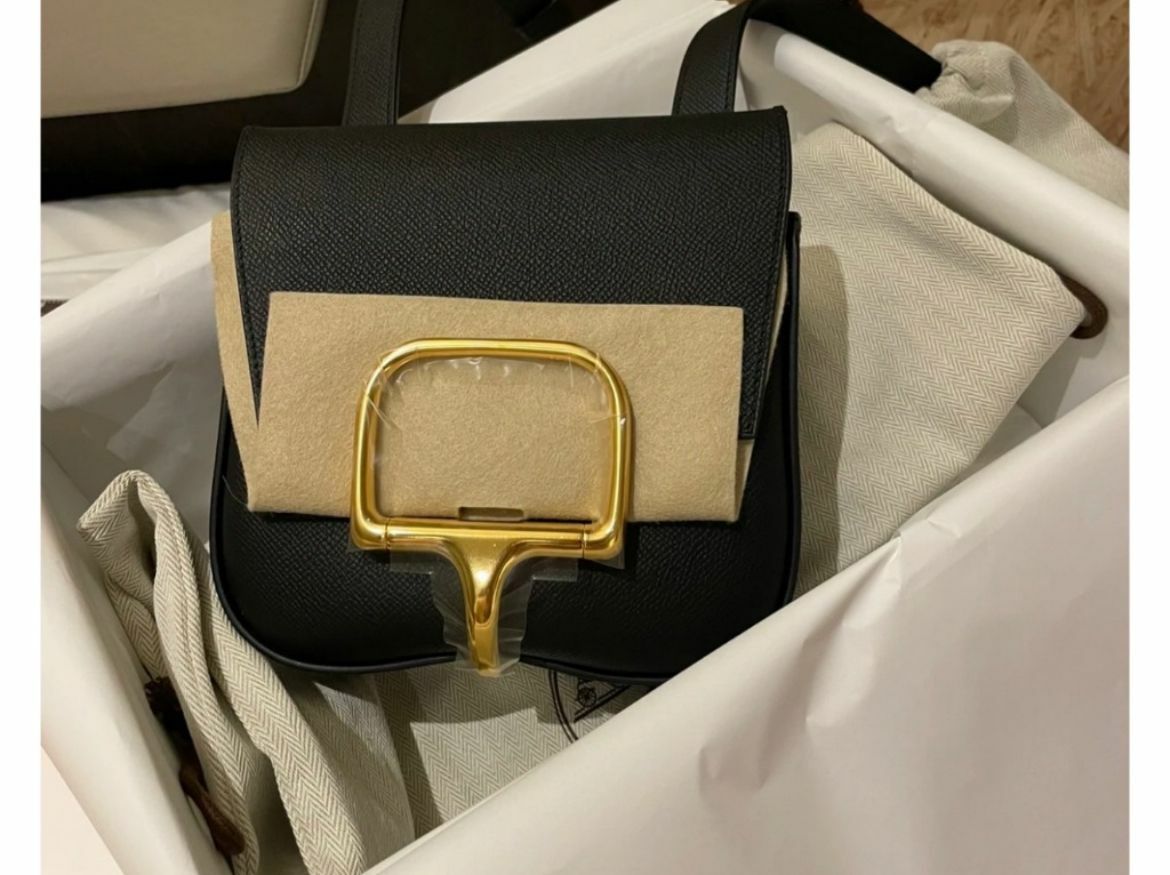 Della mini 89 noir cc epsom W