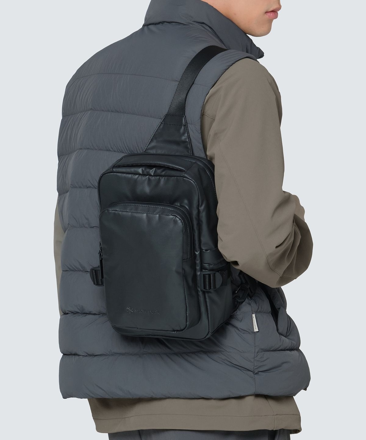 【代購】 Snow Peak 雪諾必克 Travel Carbon 側背包 8L S24FUTBG01