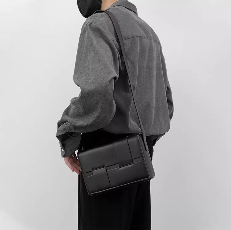 Piccoloo│立體編織皮革方包