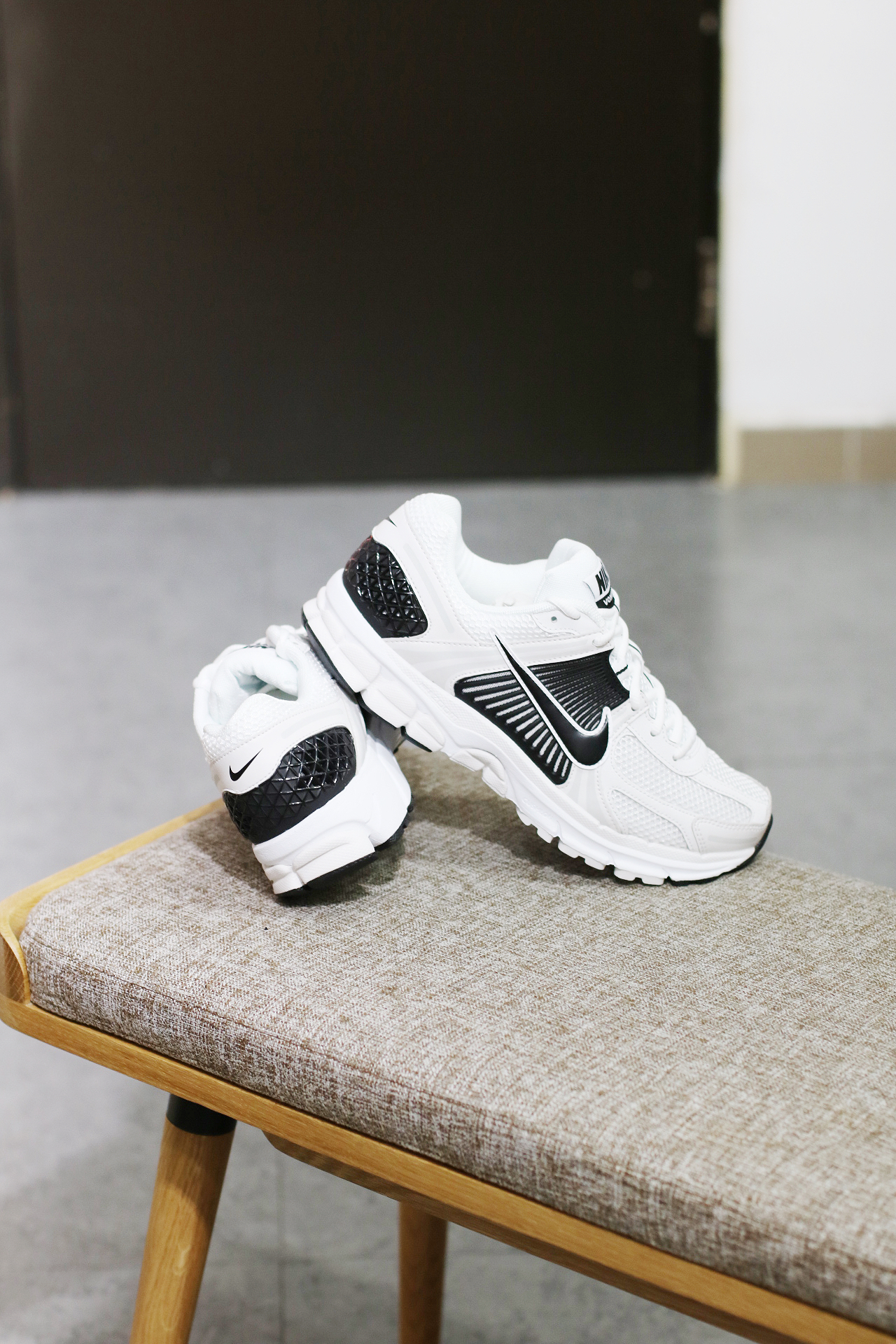 Nike Zoom Vomero 5 White Black FB9149-101