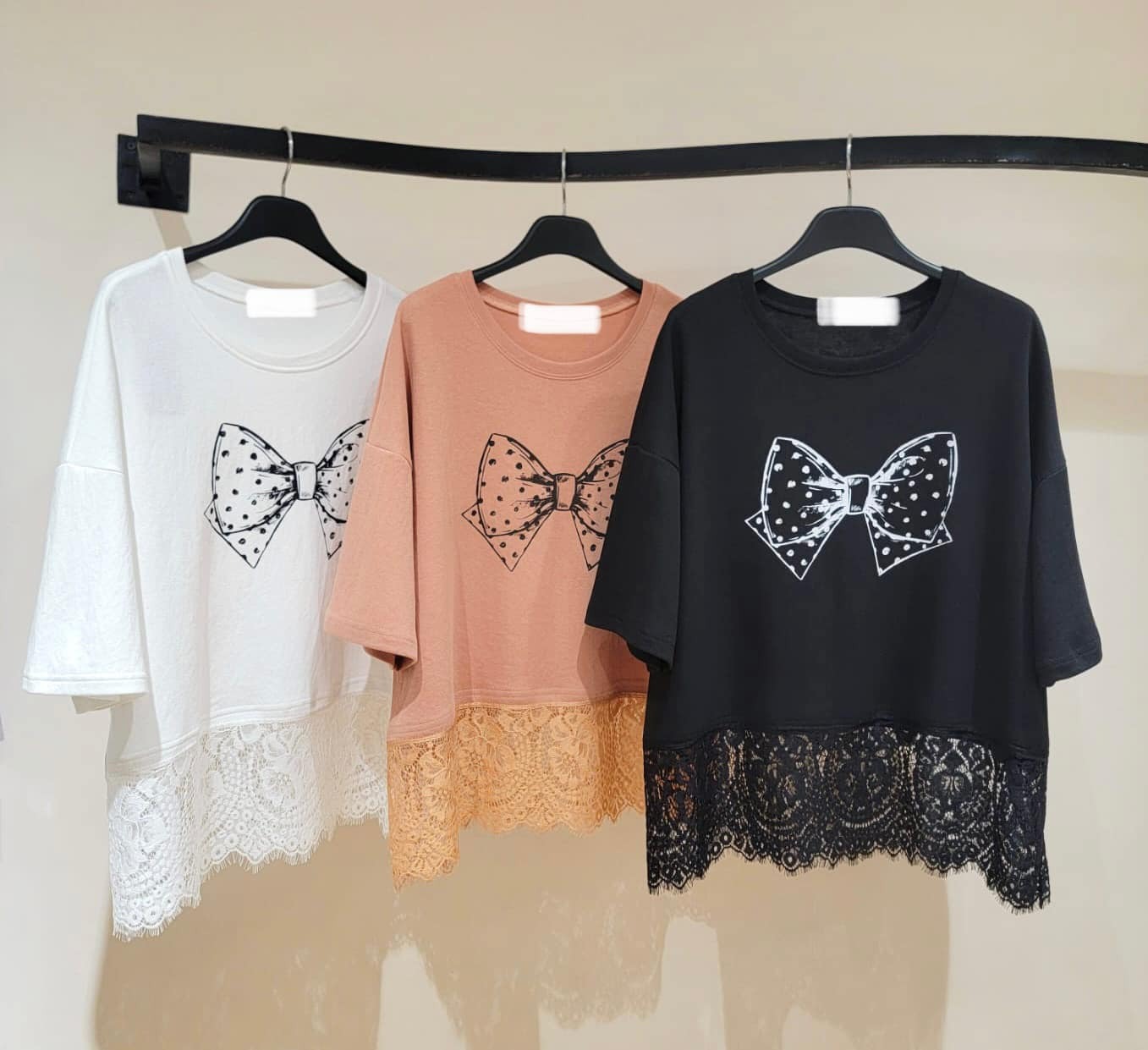[ 韓國直送 ] BE22578 RIBBON LACE TEE