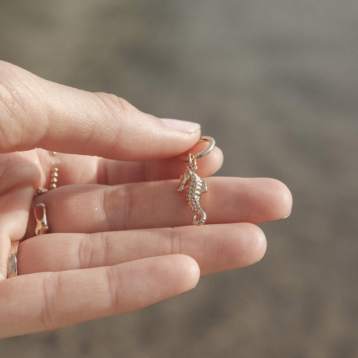 WAEKURA-海馬耳環吊墜