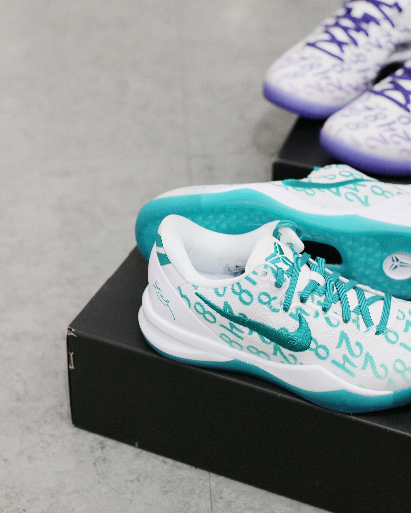 Nike Kobe 8 Protro Court Purple & Radiant Emerald 兩款FQ3549-101  FQ3549-100