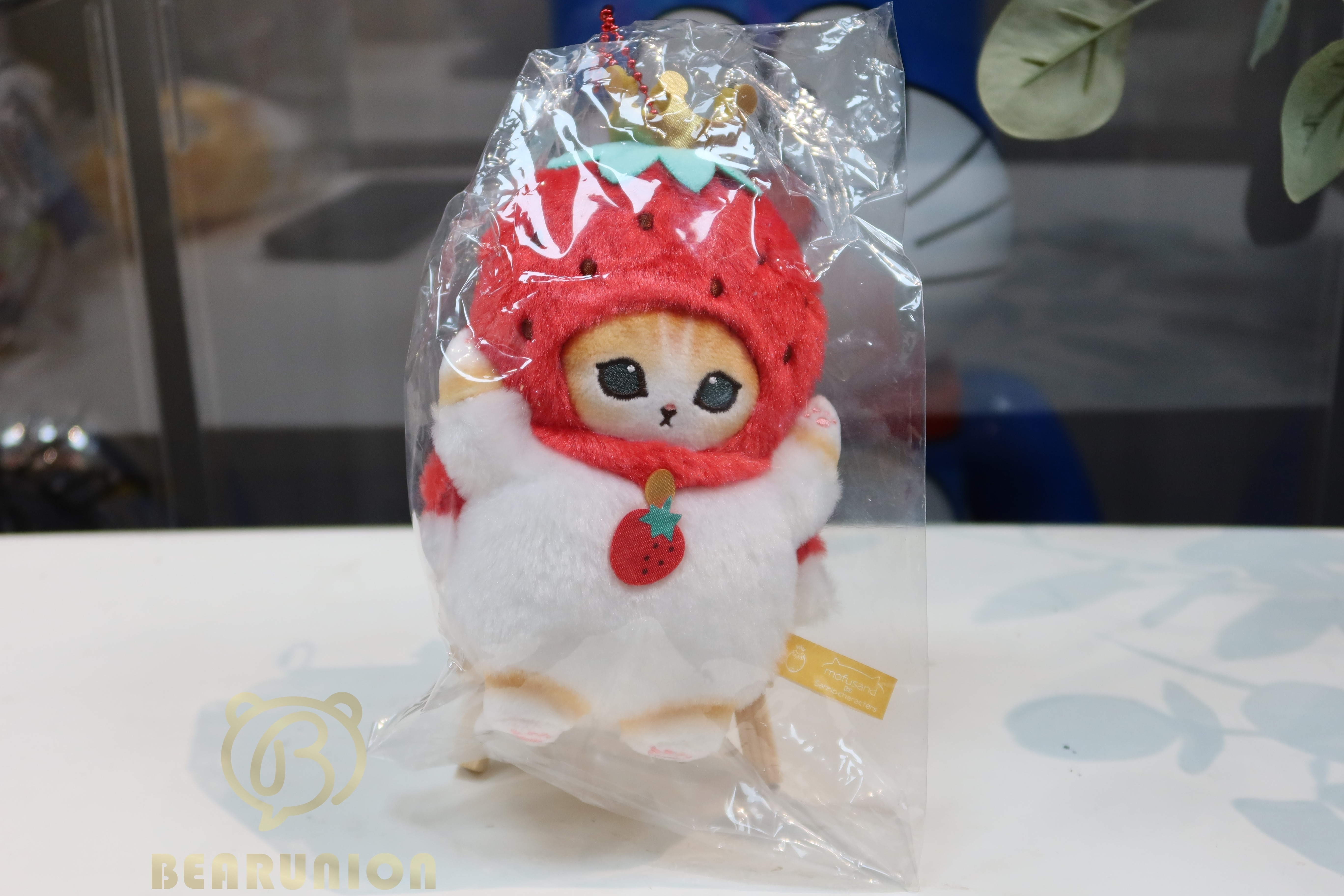 🥇現貨🥇Mofusand x Sanrio 毛公仔掛飾 strawberry king