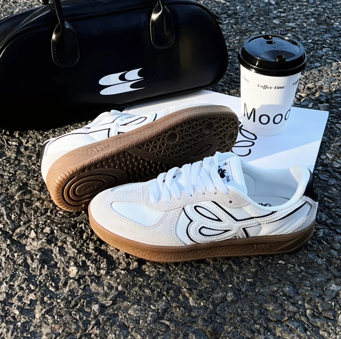 HBD x We Flower 簡約白 白黑色 麂皮 焦糖底 復古 德訓鞋 小花鞋/預購