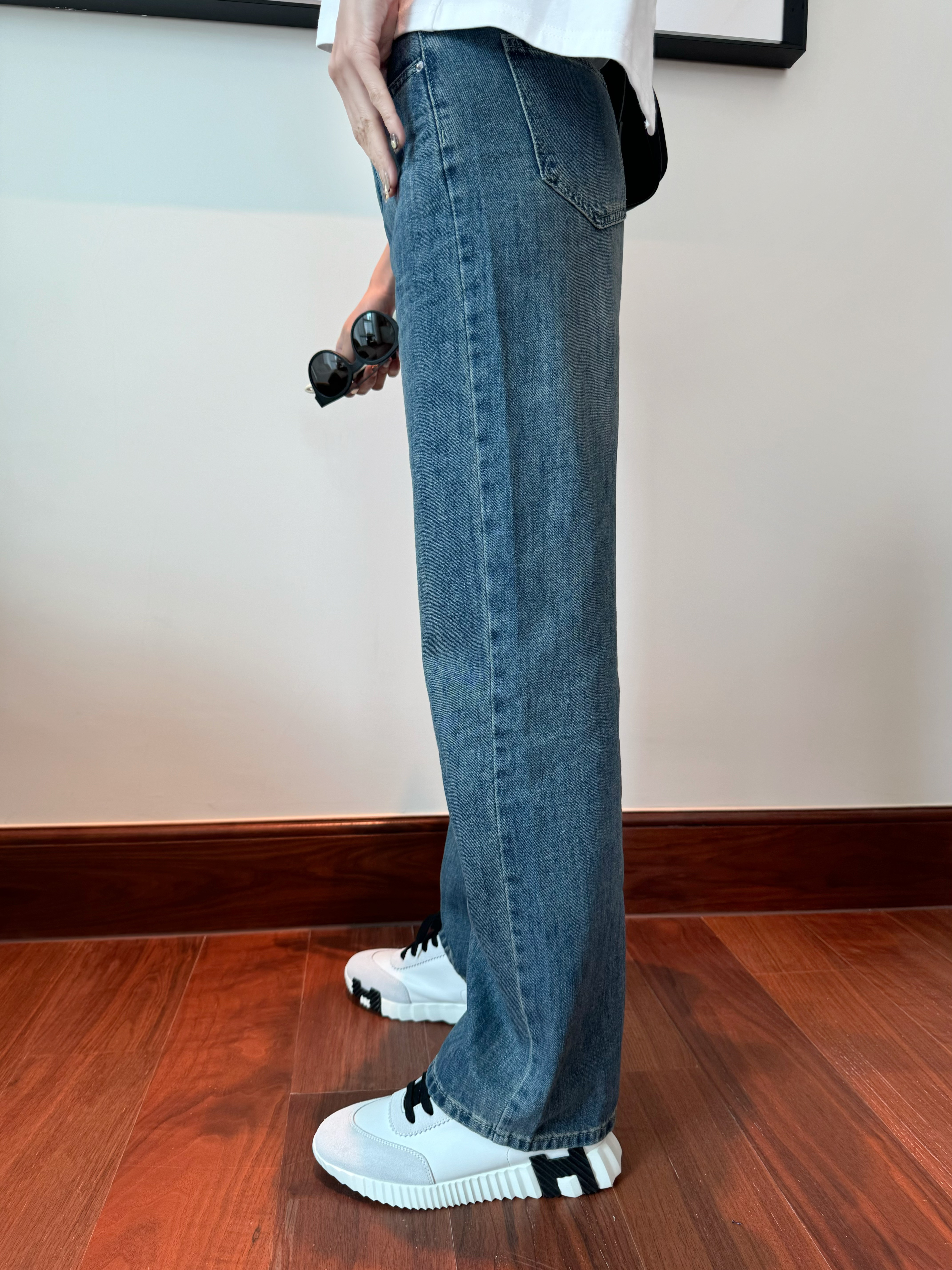 Mid Denim Straight Leg Jeans_JE249L065