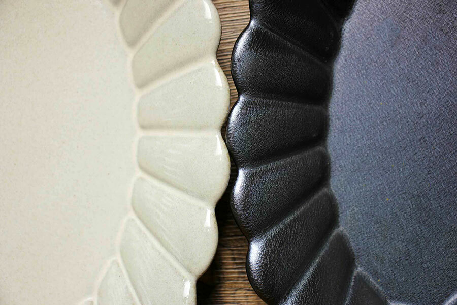 izawa poterie 井澤浮雕花紋橢圓盤