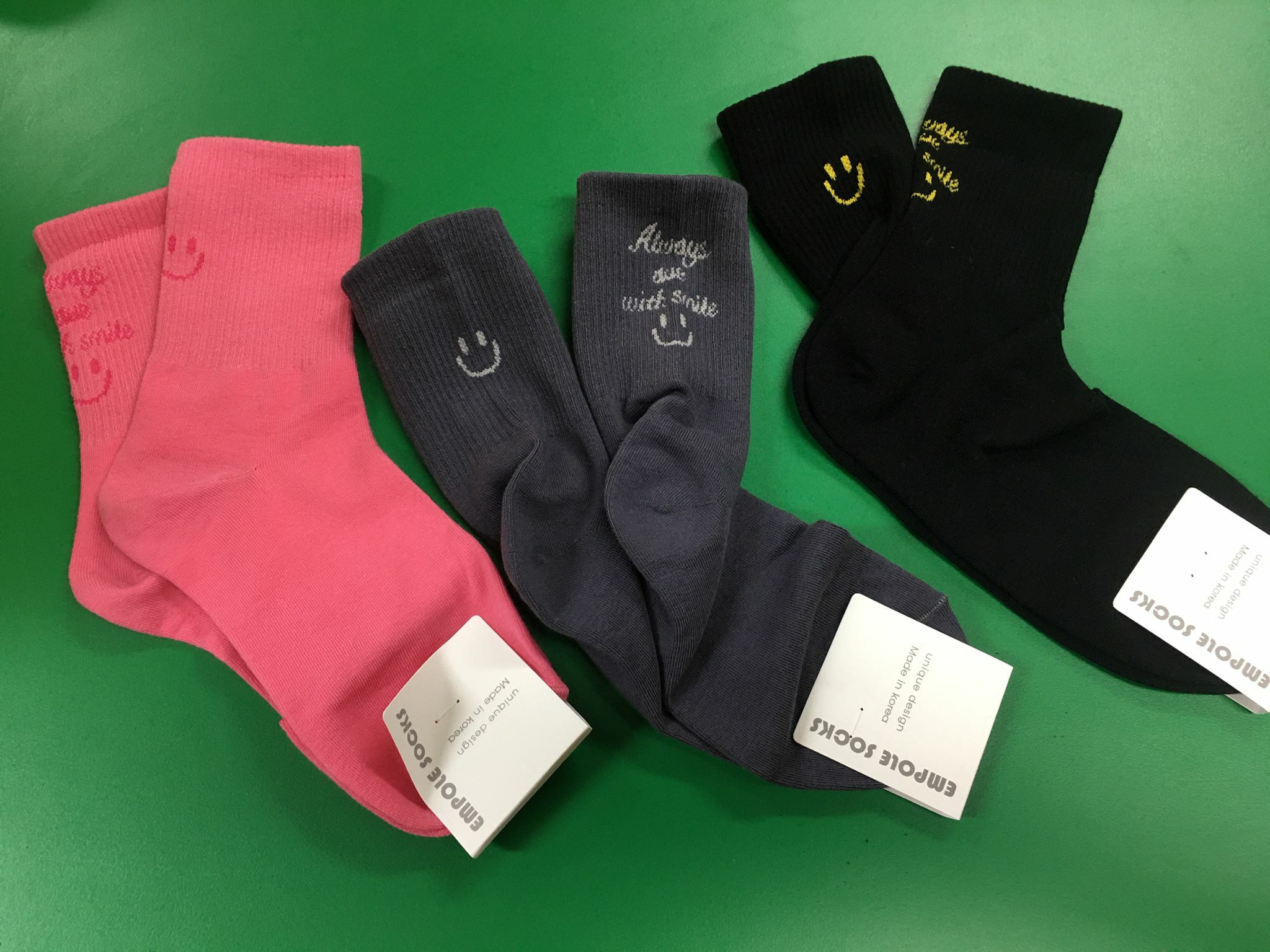 KR 鴛鴦LOGO 哈哈笑襪 (K9 S484)