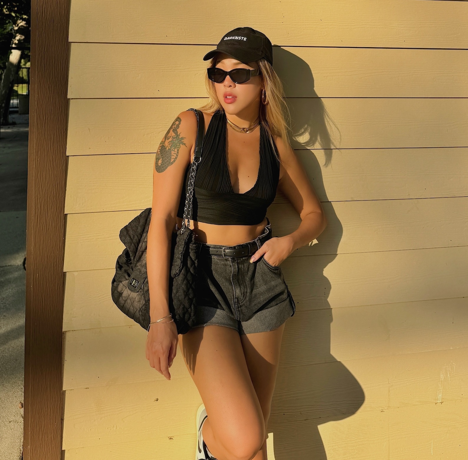 煙灰高腰捲邊短褲