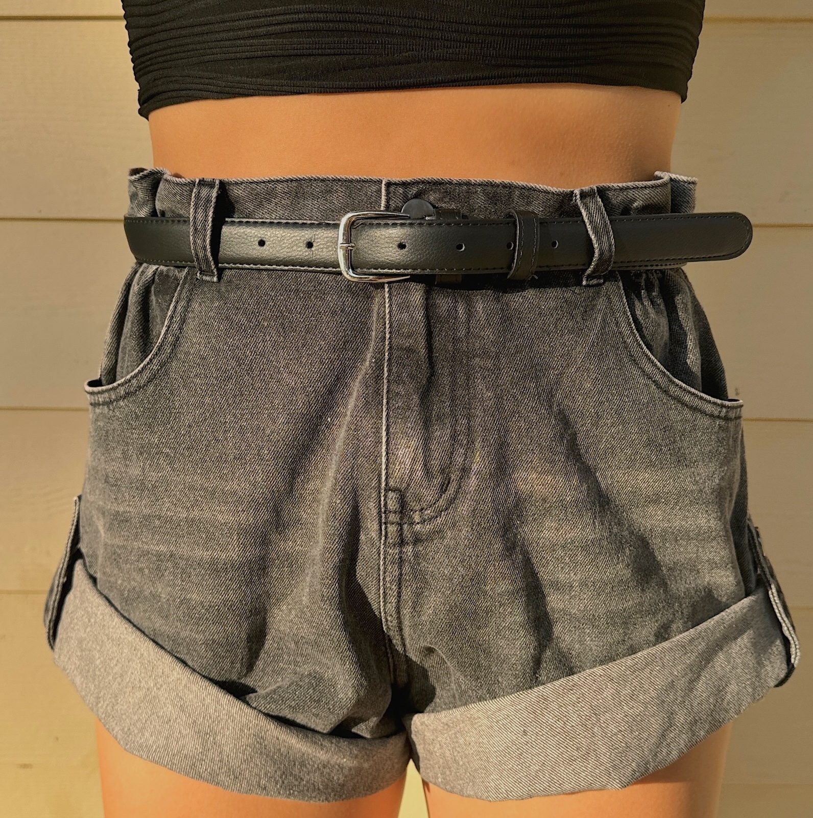 煙灰高腰捲邊短褲