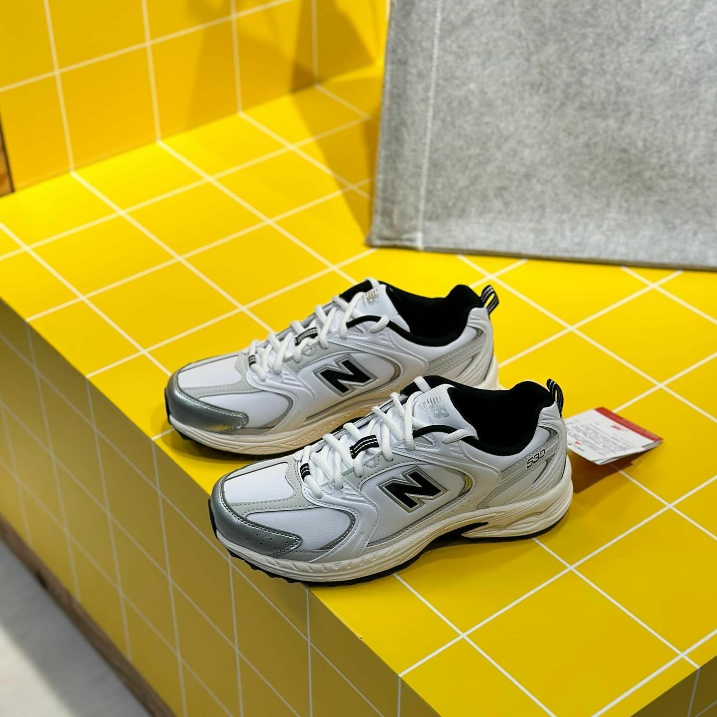 New Balance 530 日本限定 白色 太空銀 男女 復古鞋 UGS530B