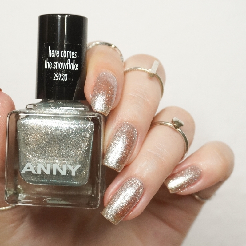 259.30 Here Comes The Snowflake