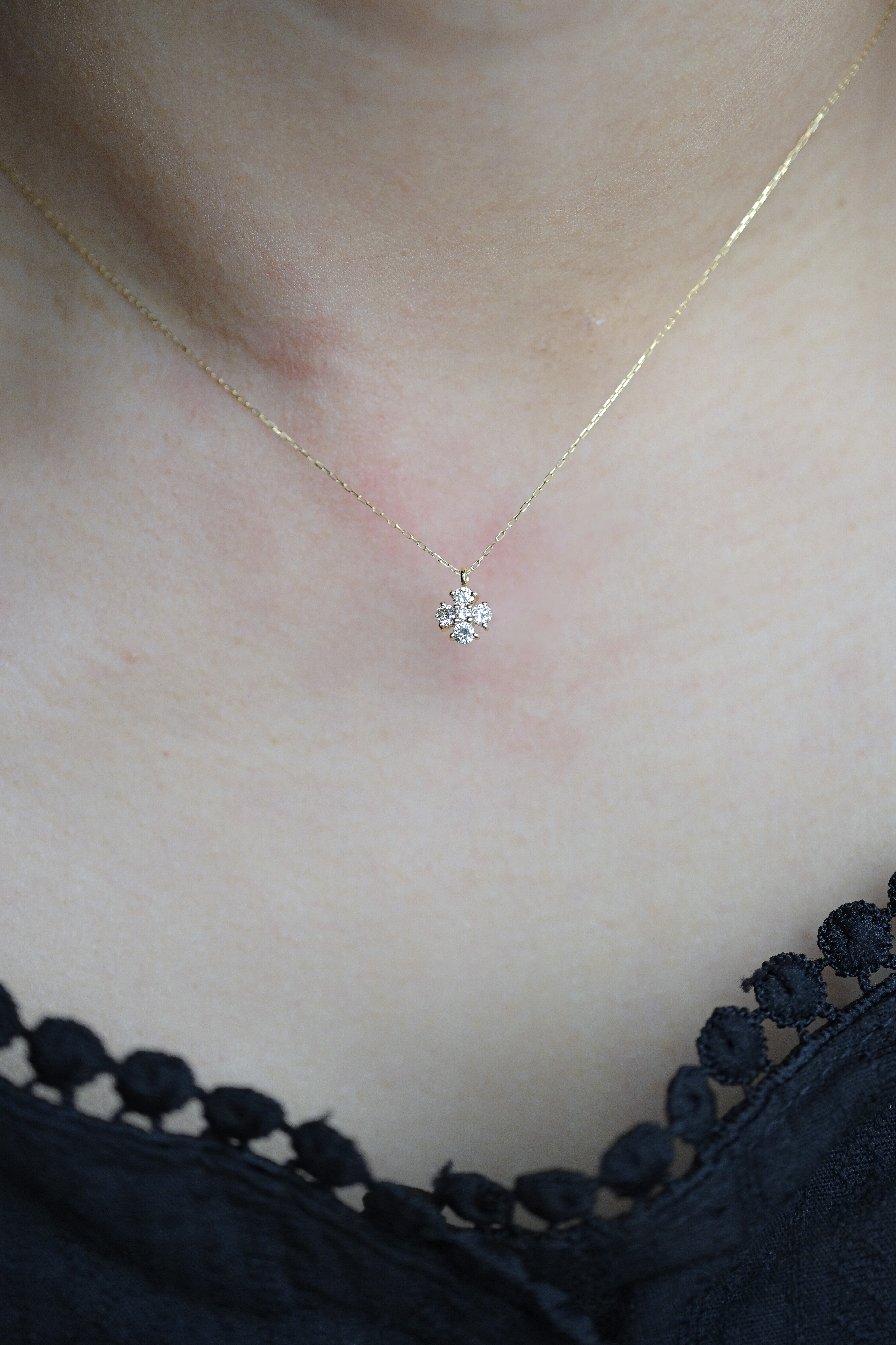 18k Nivis Diamond necklace