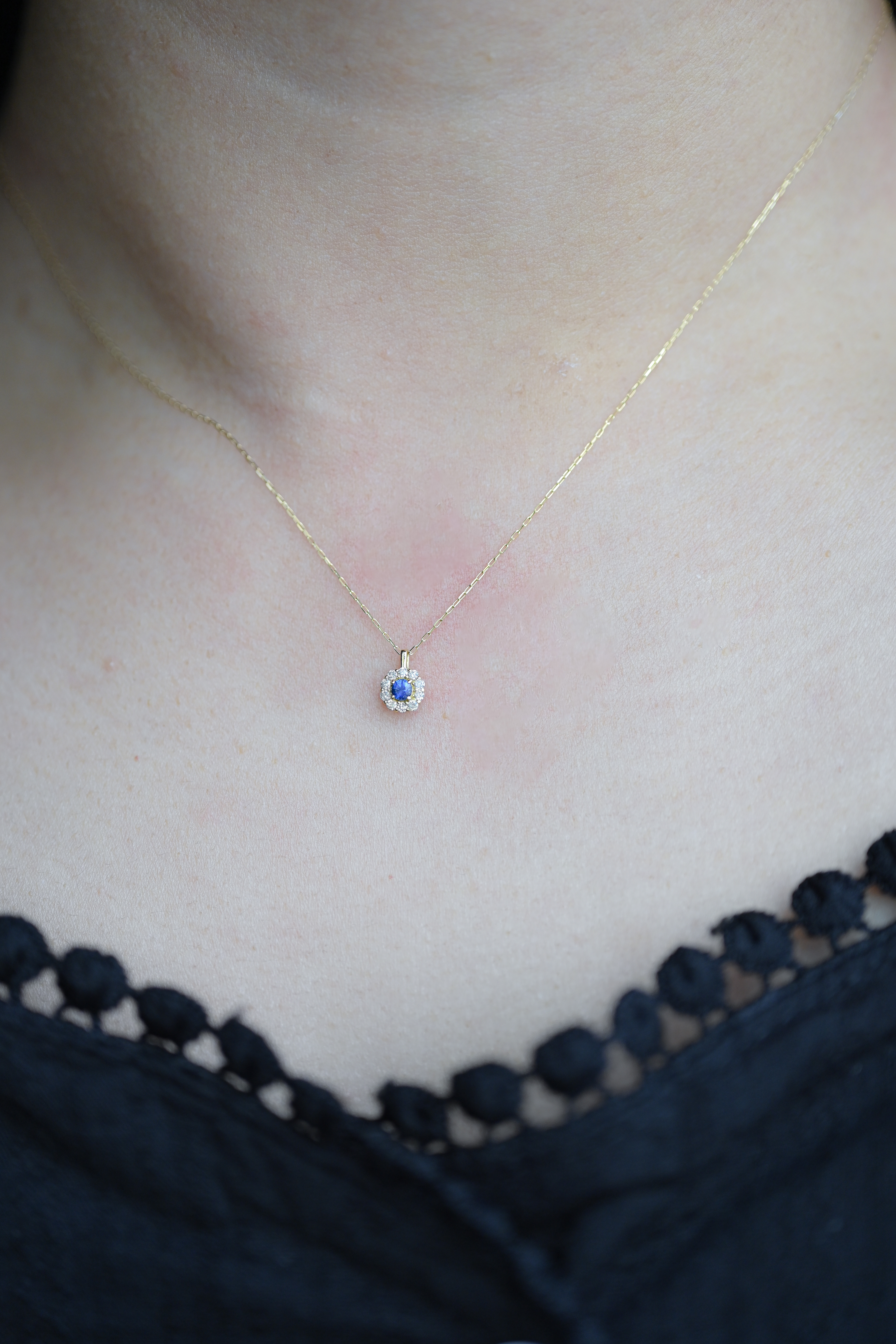 18K Blue Sapphire &  Diamond necklace