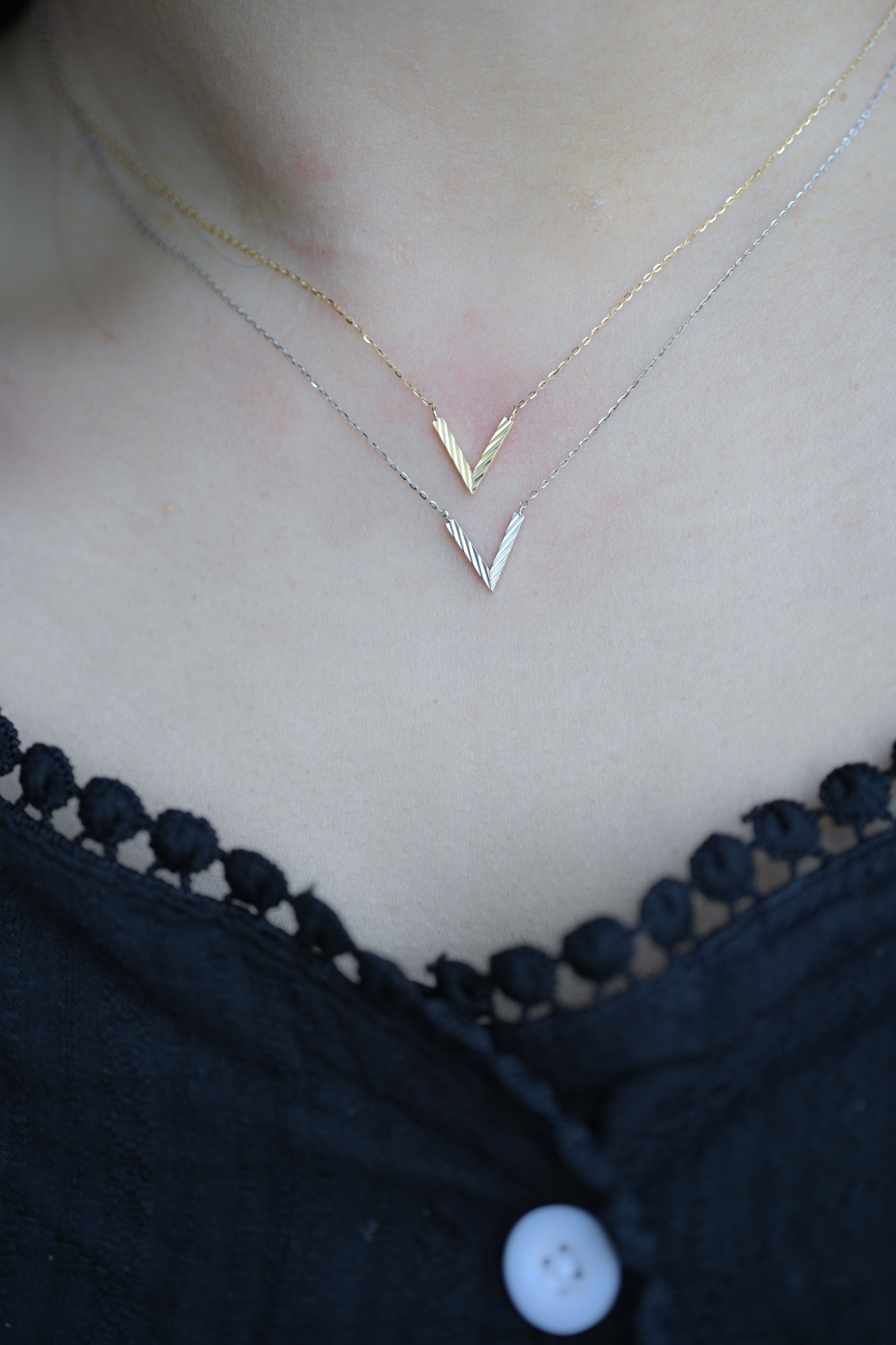 18K Forma De V Necklace