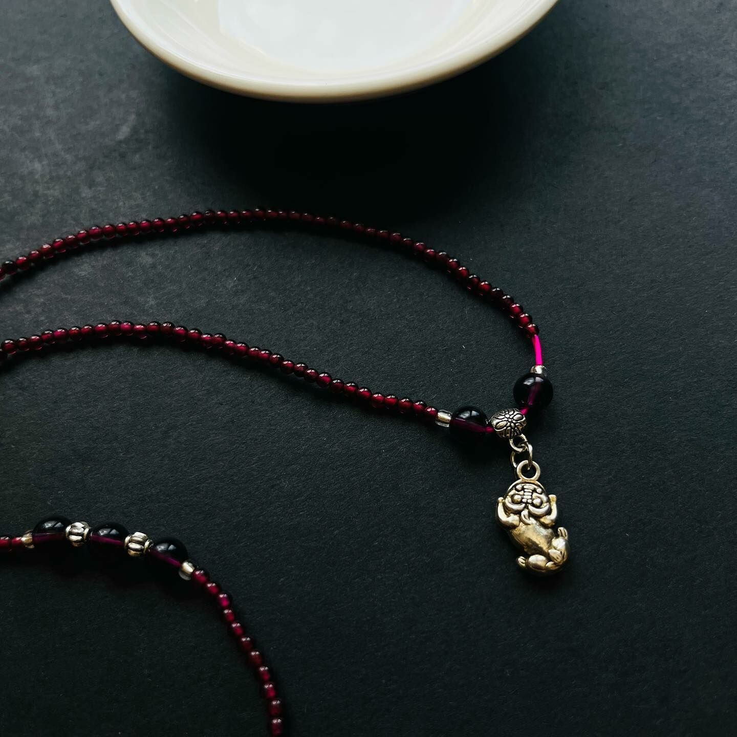 [原石] 石榴石+貔貅 水晶三圈手串 / 水晶項鍊