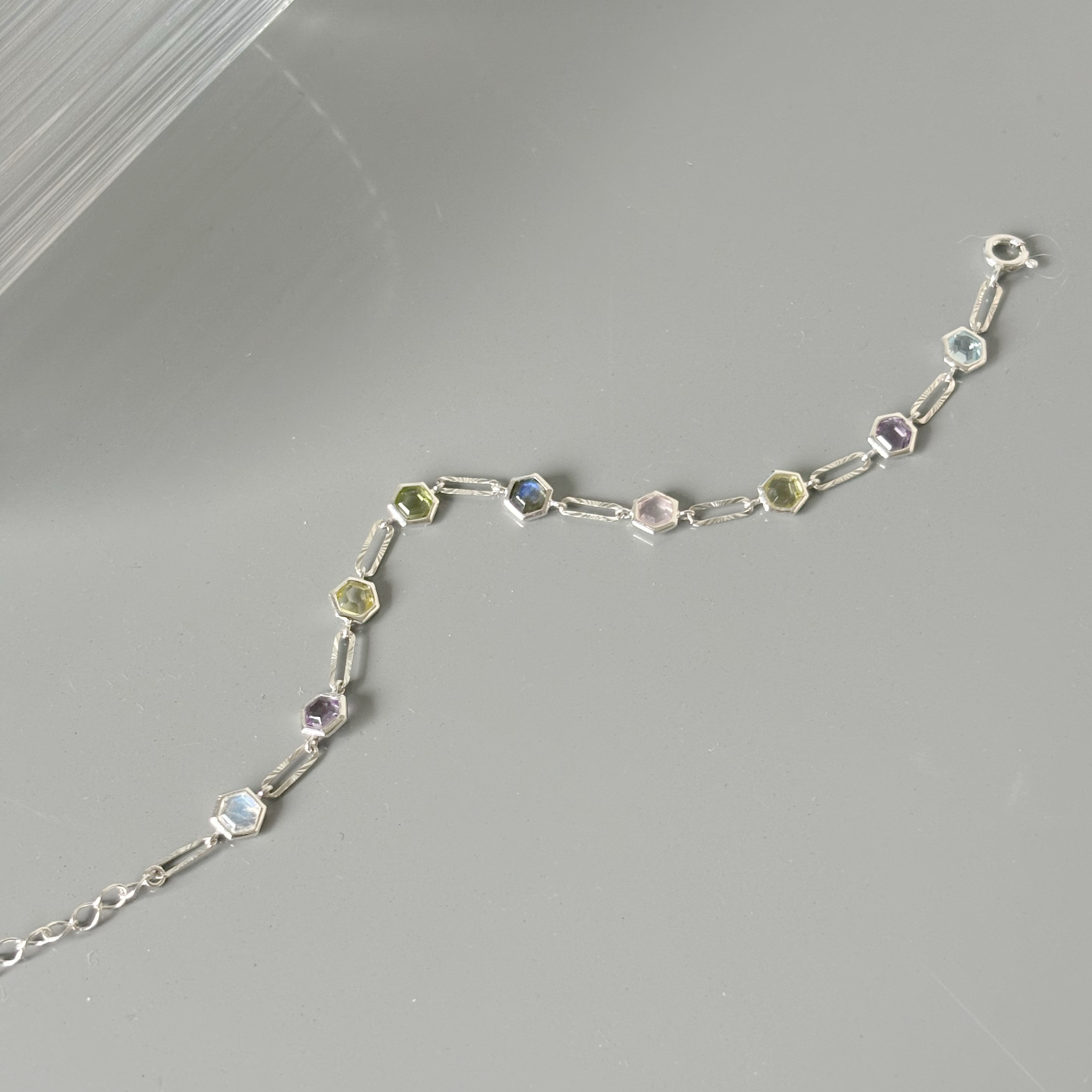 Multi Hexagon切花手鍊