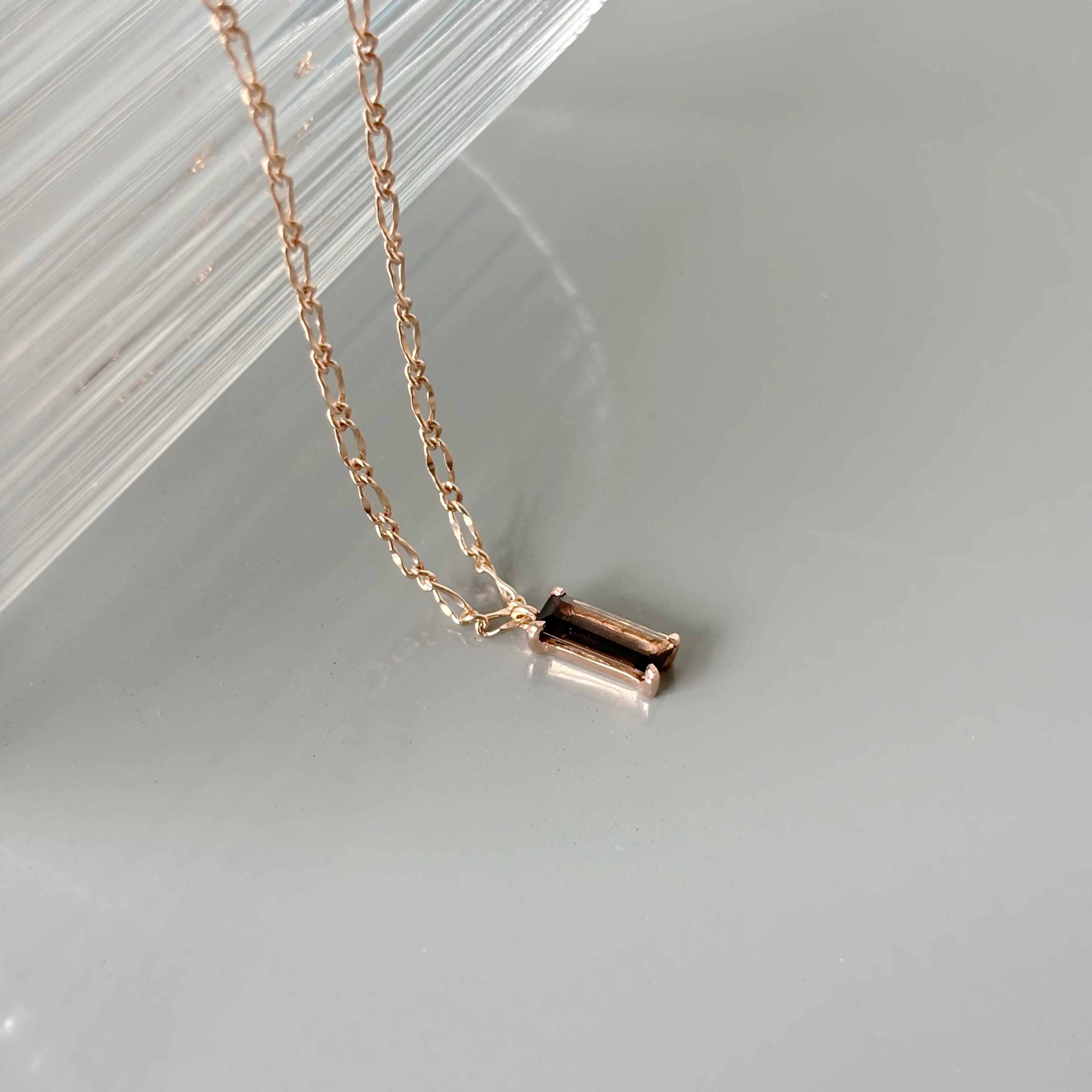 Baguette爪鑲茶晶項鍊