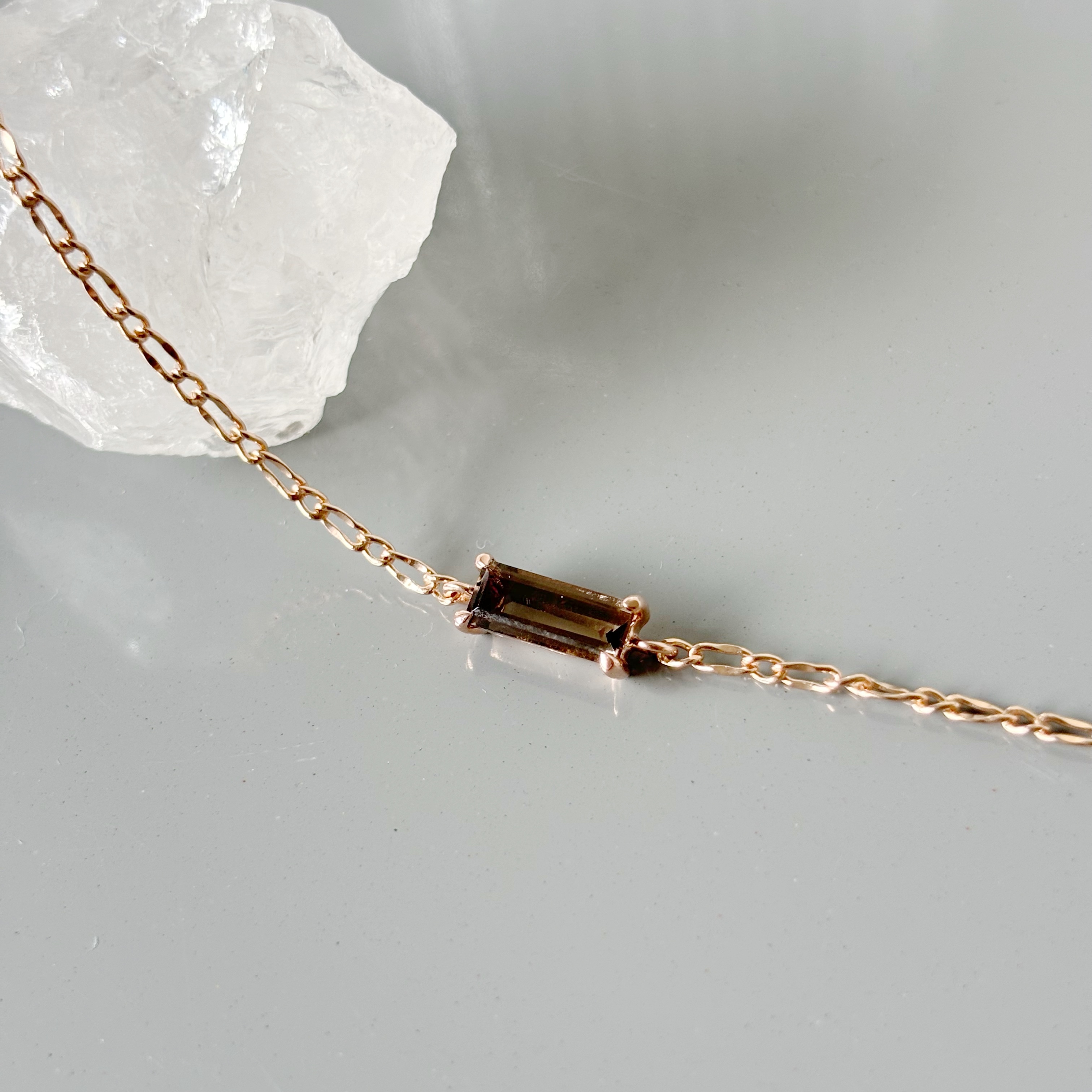 Baguette爪鑲茶晶手鍊