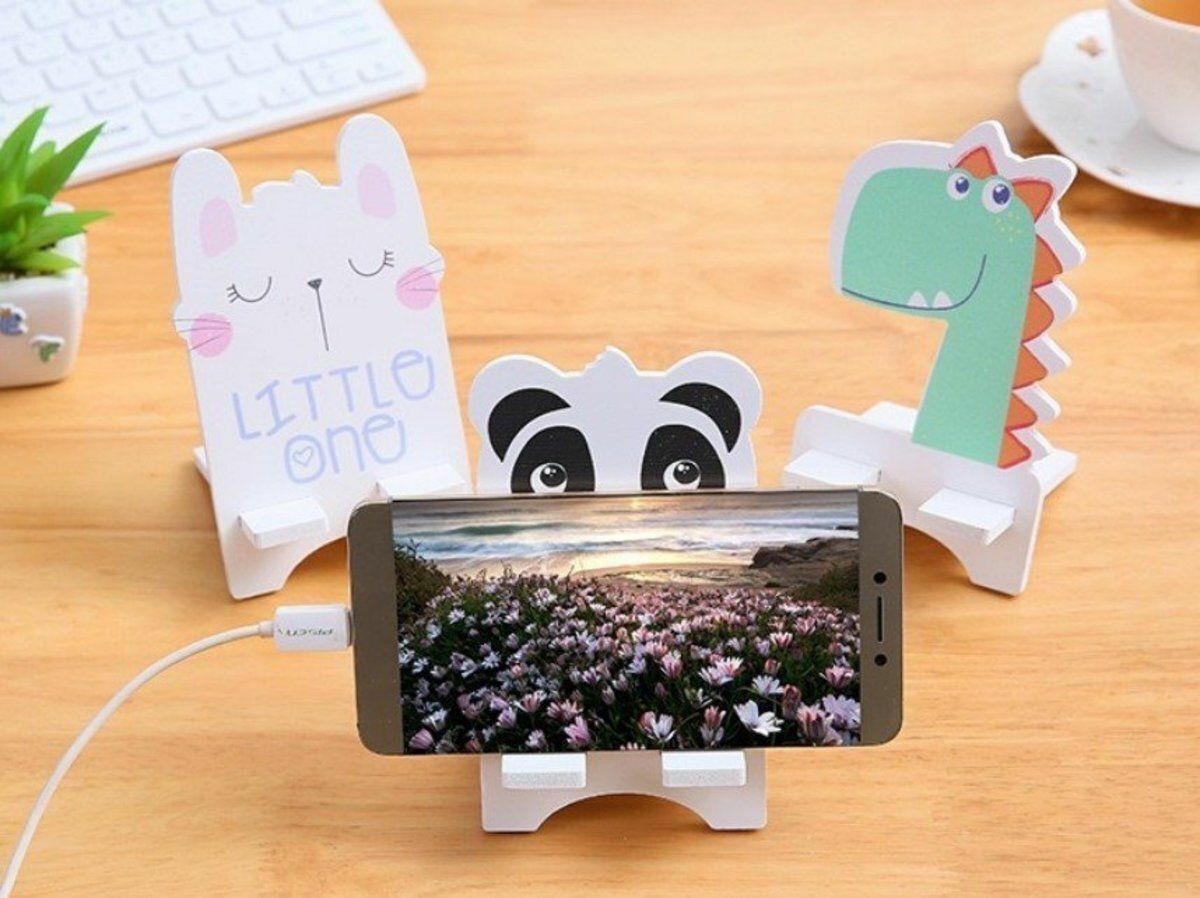 New set of 3 creative cartoon stands bedside desktop live broadcast watching movies mobile phone holder watching TV tablet holder mobile phone holder simple stand