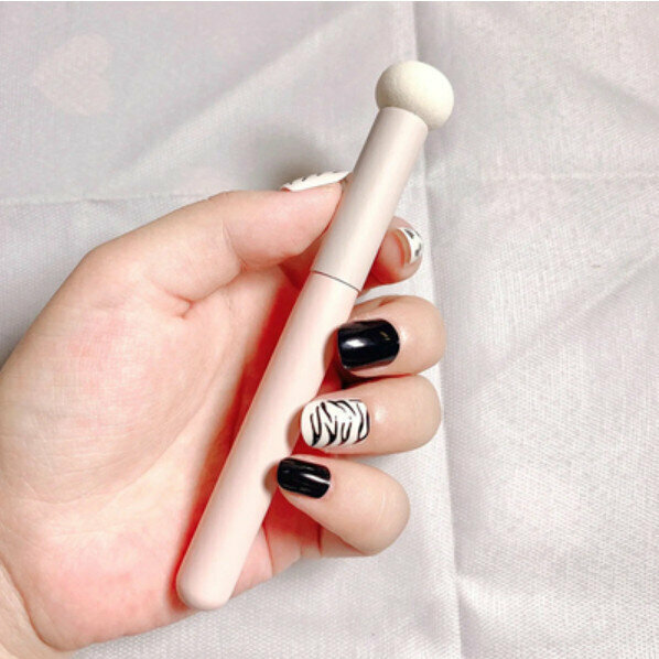 Hot recommended concealer brush makeup brush (small steamed bun concealer brush)