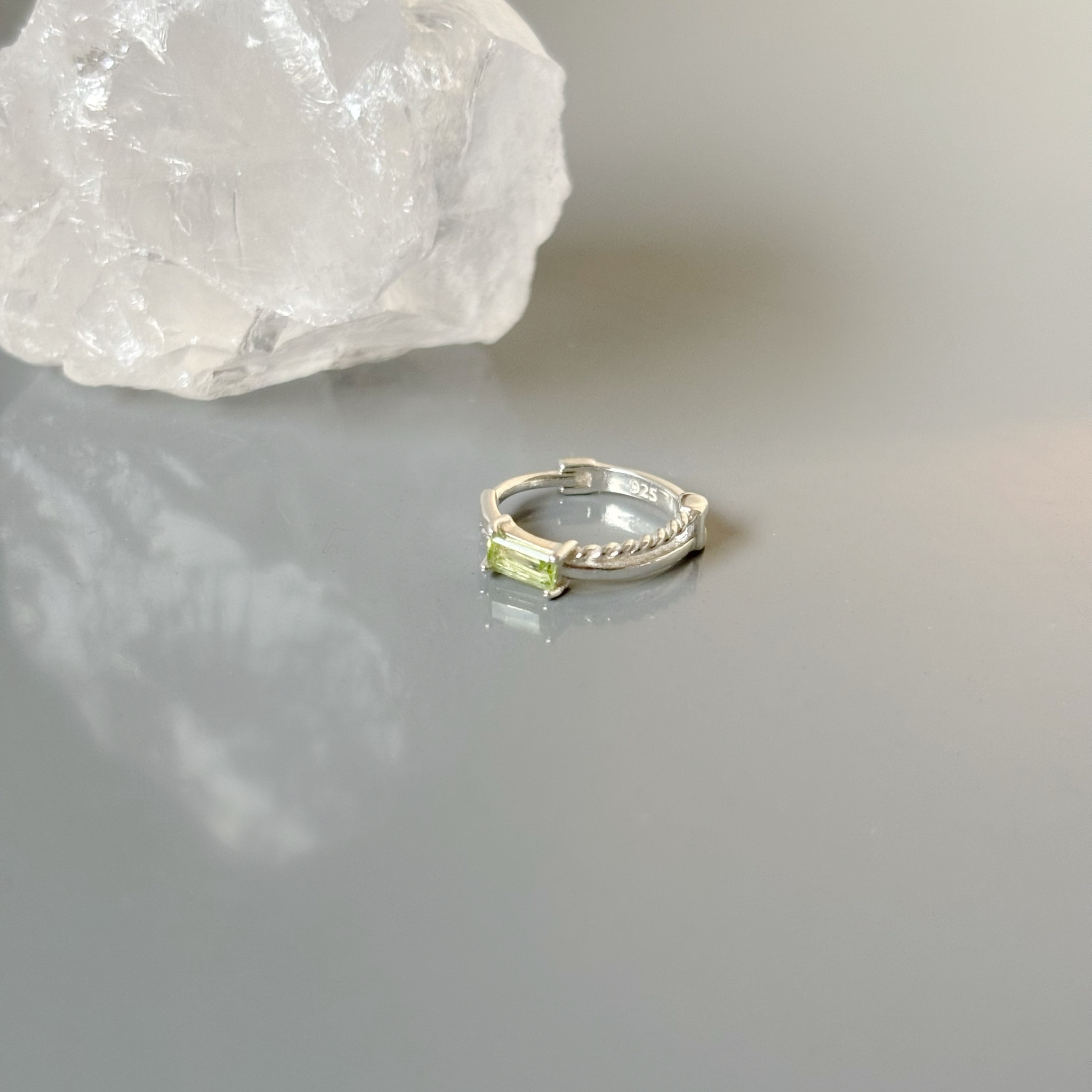 交錯麻花Baguette橄欖石耳圈