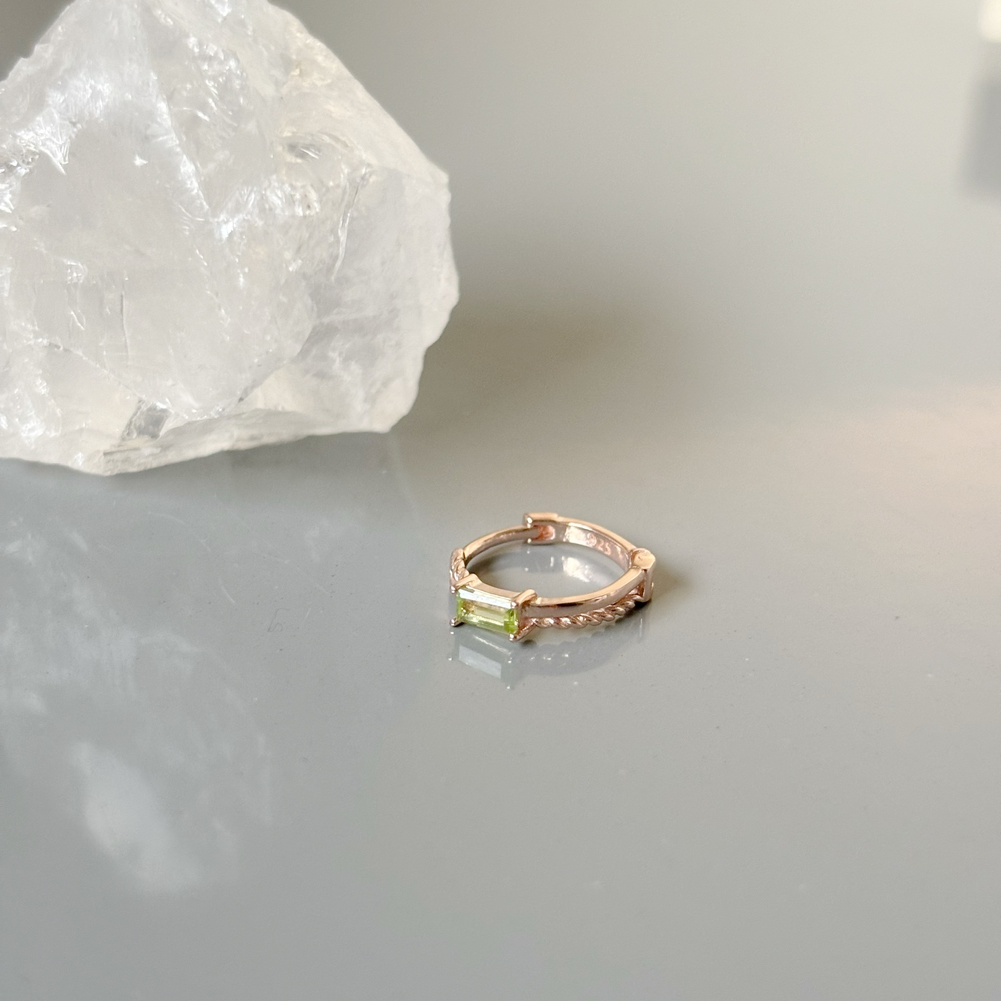 交錯麻花Baguette橄欖石耳圈