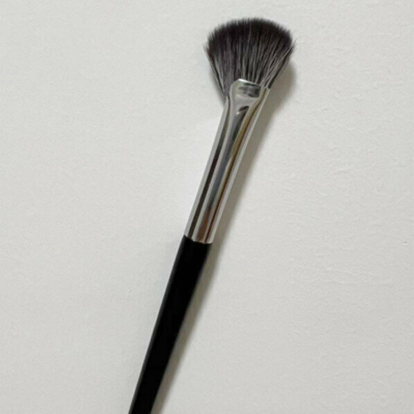 Popular makeup brush nose shadow brush (half-fan nose shadow brush black)