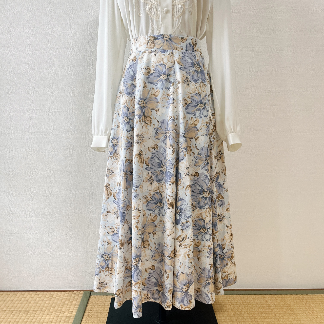 日本製淺藍色優雅大花半身裙