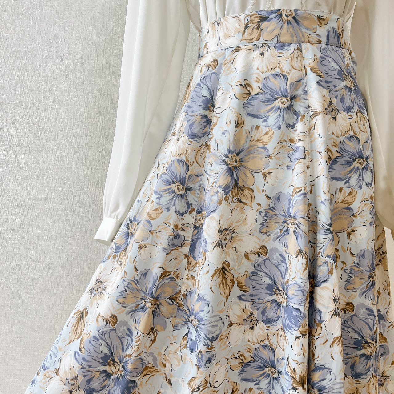 日本製淺藍色優雅大花半身裙