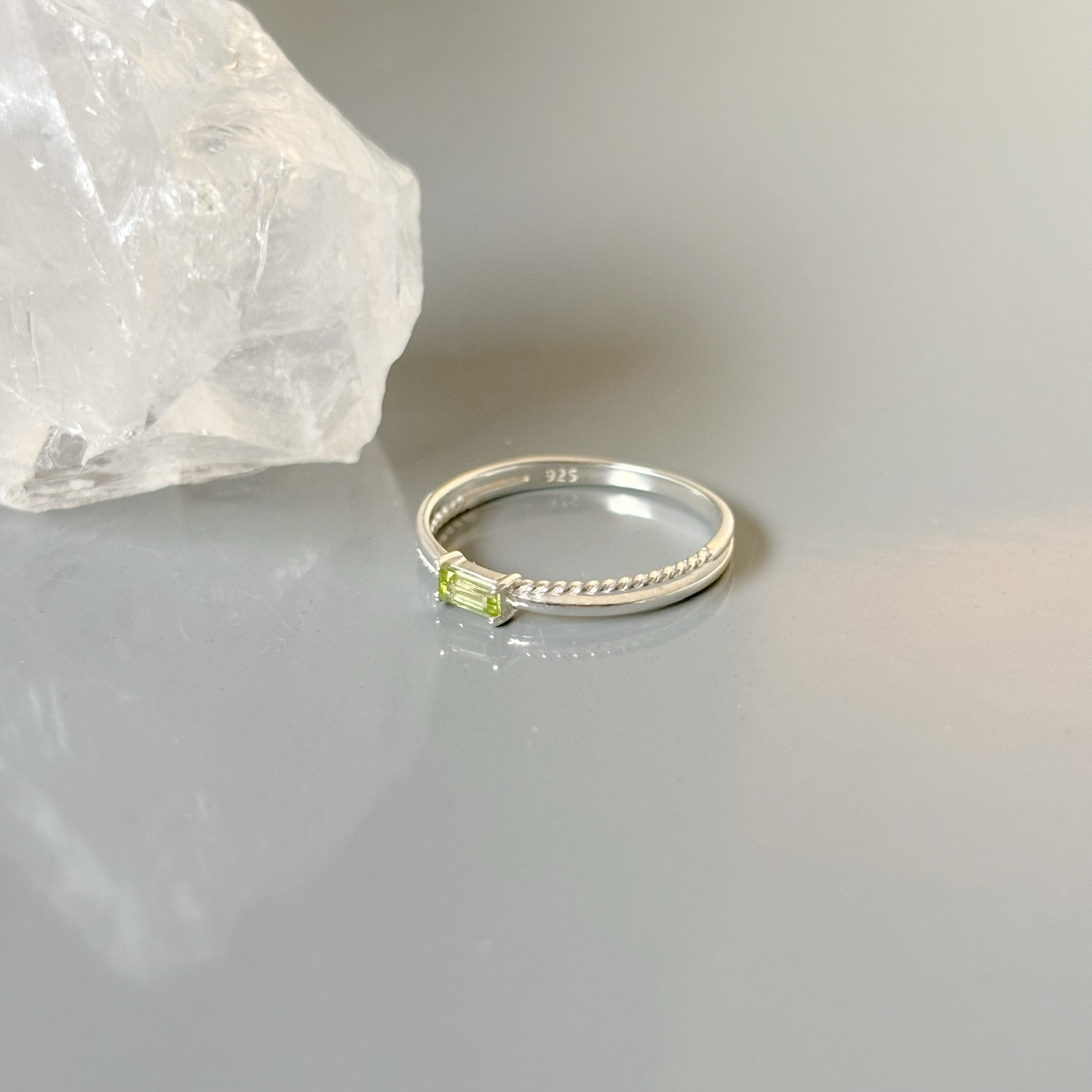 交錯麻花Baguette橄欖石戒指